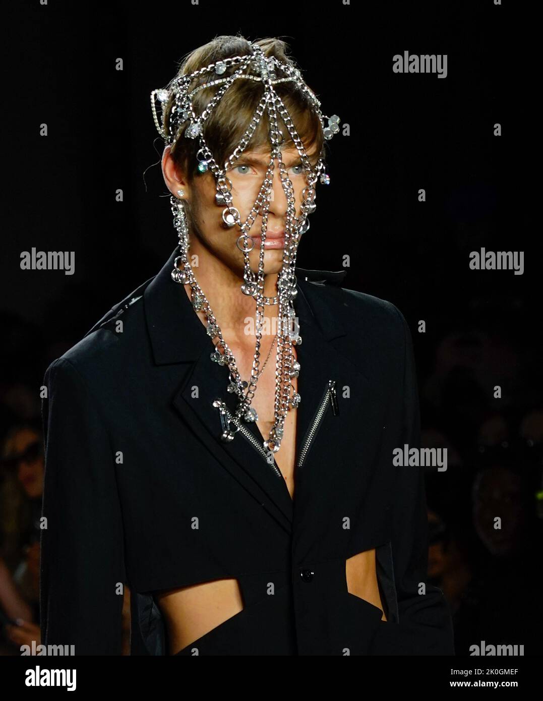 new-york-usa-11th-sep-2022-model-on-the-runway-during-the-unserten
