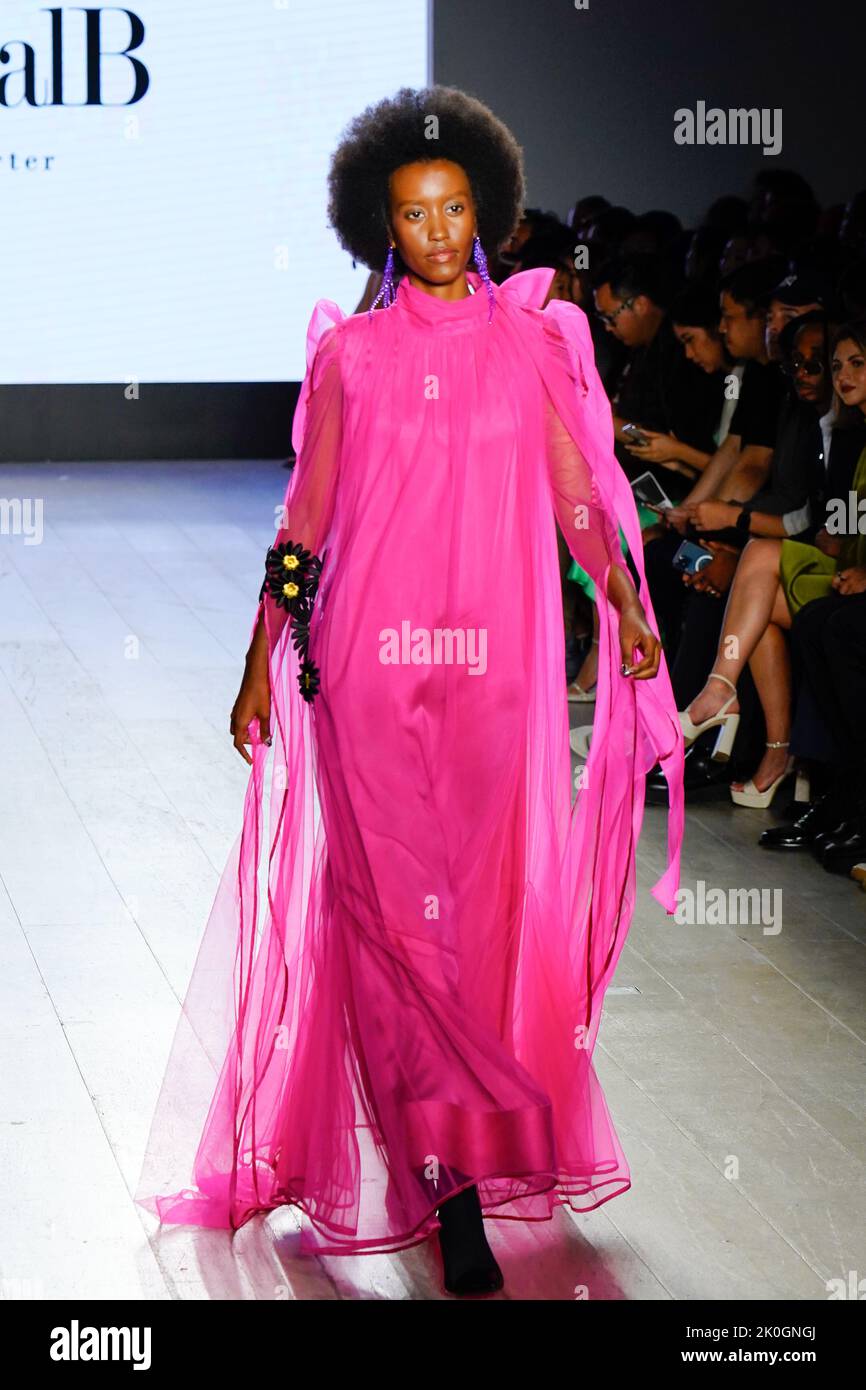 new-york-usa-11th-sep-2022-model-on-the-runway-during-the-therealb