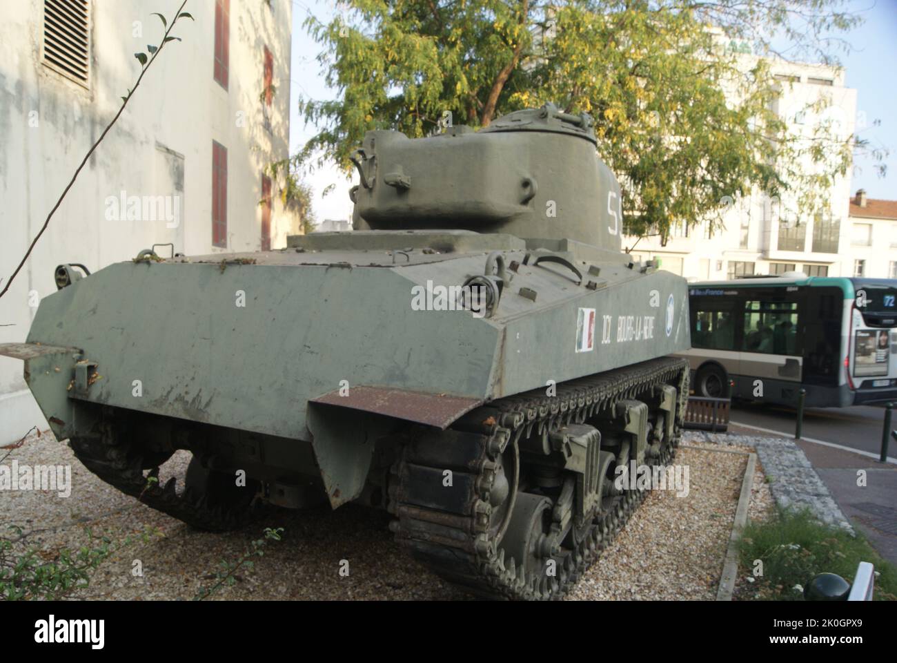 L'ANCIEN TANK A BOURG LA REINE,HAUTS DE SEINE,FRANCE Stock Photo Alamy