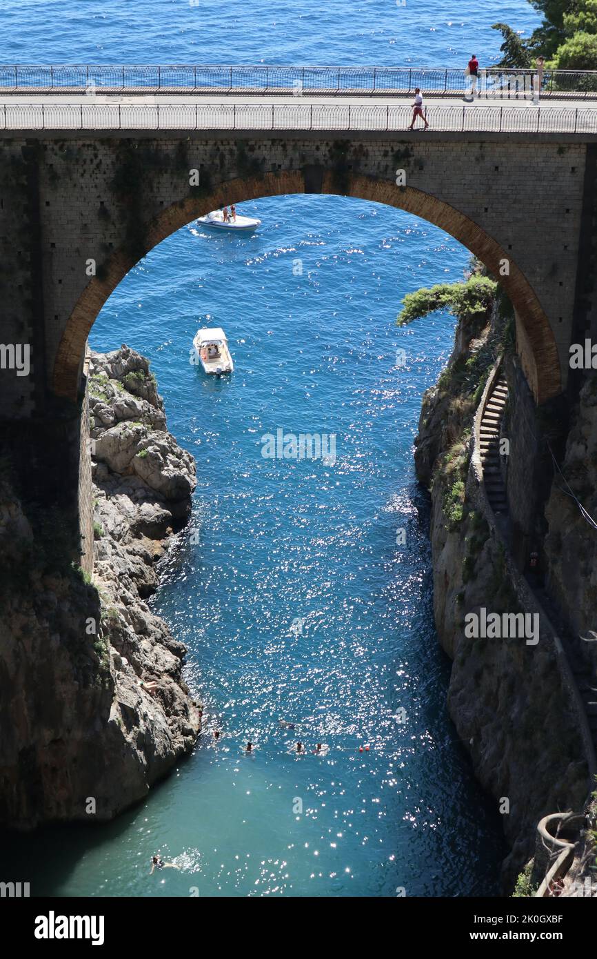 Furore - Ponte del fiordo dal sentiero di Via Antonello da Capua Stock Photo