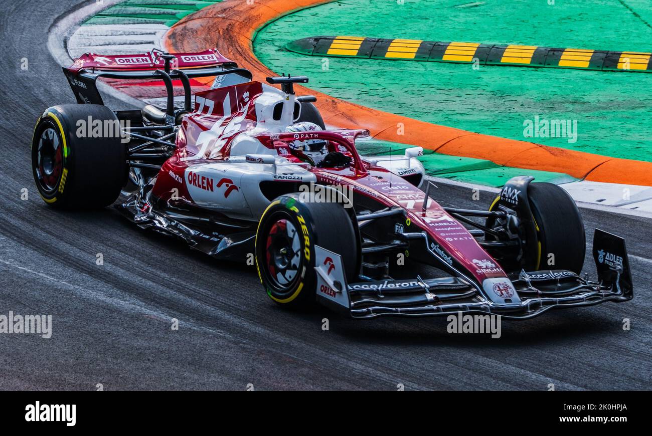 Monza f1 2022 finish hi-res stock photography and images - Alamy