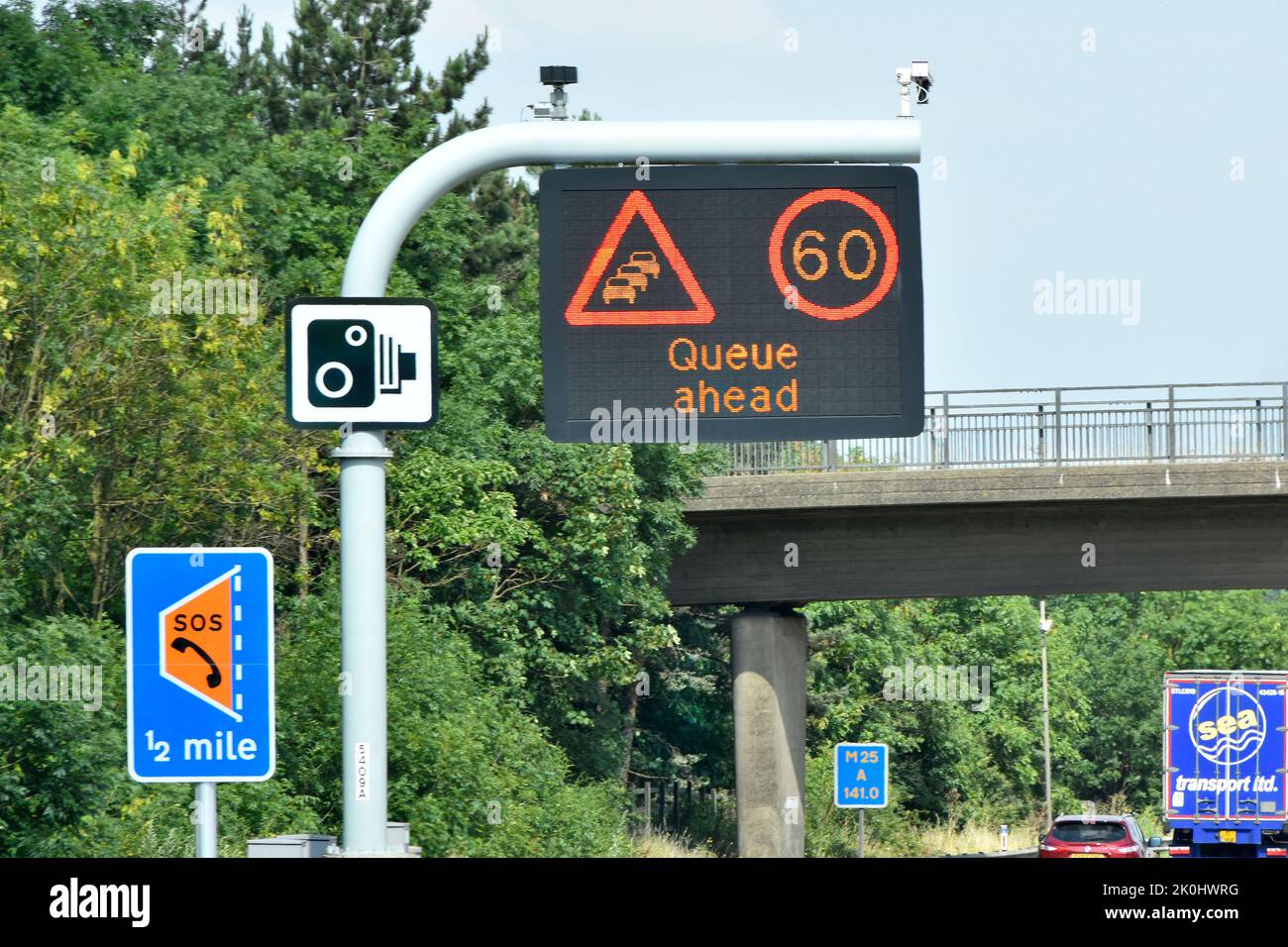 60 speed limit sign motorway uk hires stock photography and images Alamy