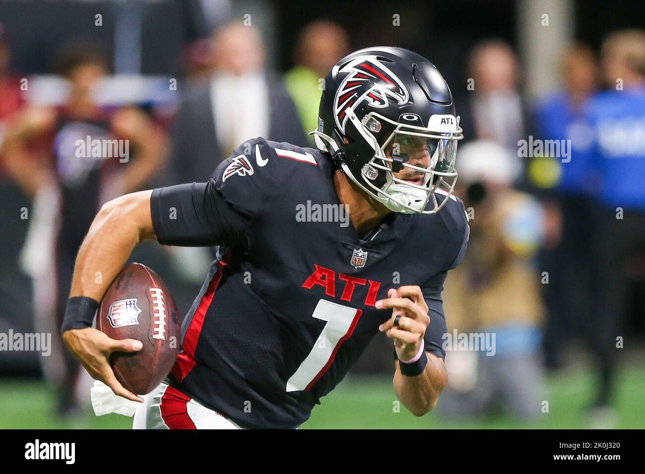 Atlanta, Georgia, USA. 11th Sep, 2022. Atlanta Falcons quarterback Marcus  Mariota (1) runs with the ball during the game against the New Orleans  Saints at Mercedes-Benz Stadium (Credit Image: © Debby Wong/ZUMA