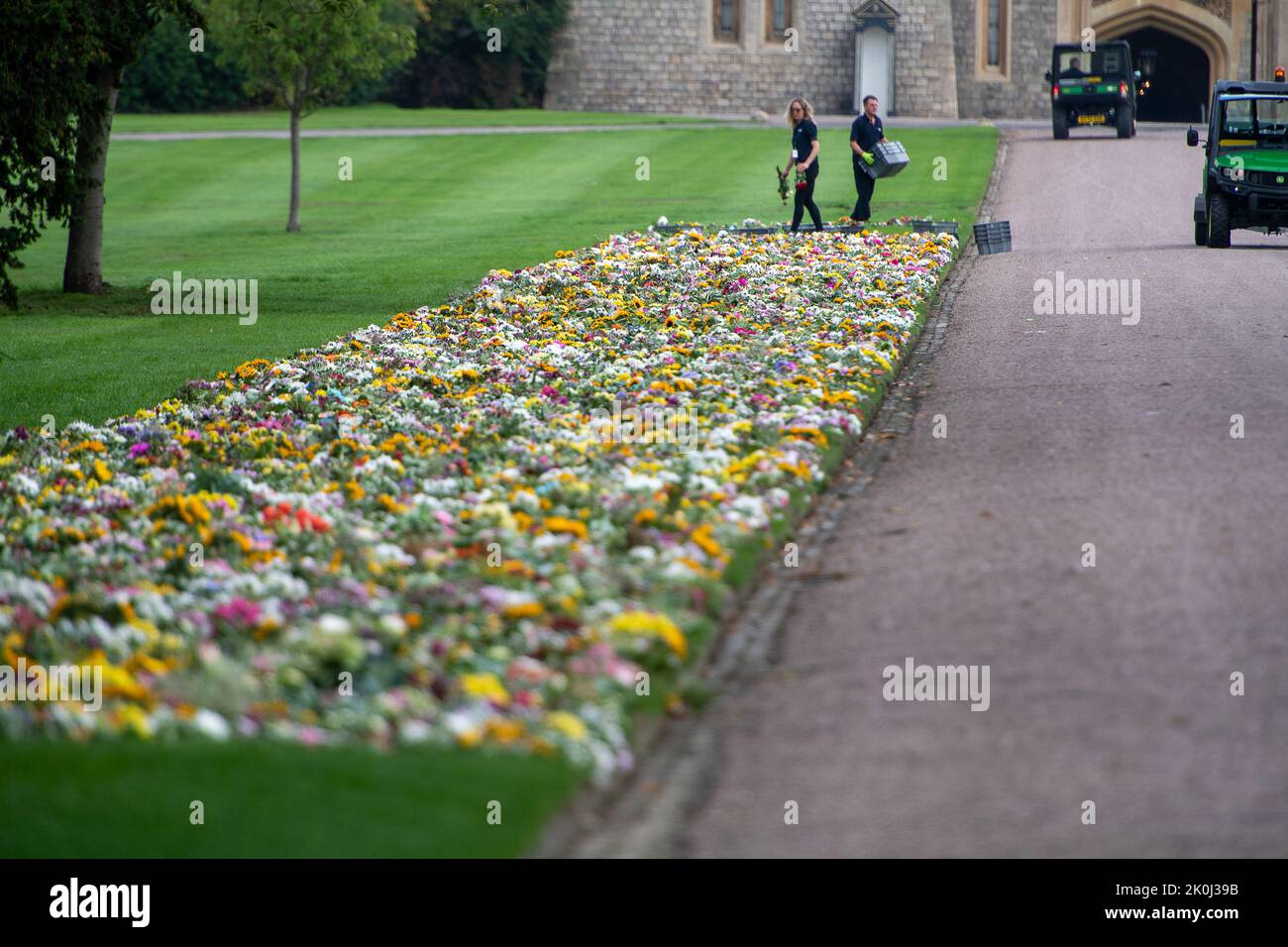 Windsor, Berkshire, UK. 12th September, 2022. Gardeners from the Crown