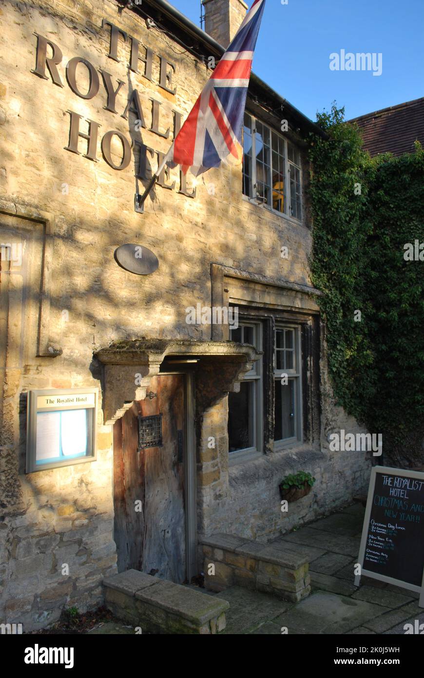 The Royalist Hotel with Union Jack in Stow-on-the-Wold, Cotswolds, England Stock Photo