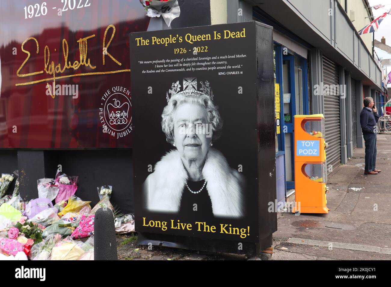 Tributes paid to Her late Majesty Queen Elizabeth II on Crimea Street at the Shankill Road, Belfast Stock Photo