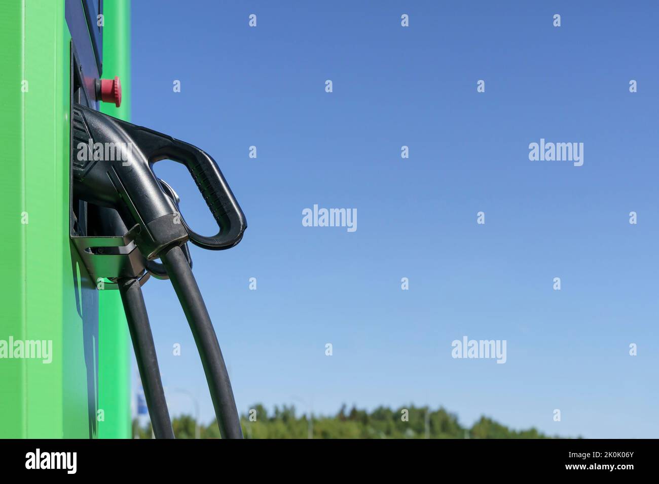 Charging station for electric cars. Types and connectors of ports for
