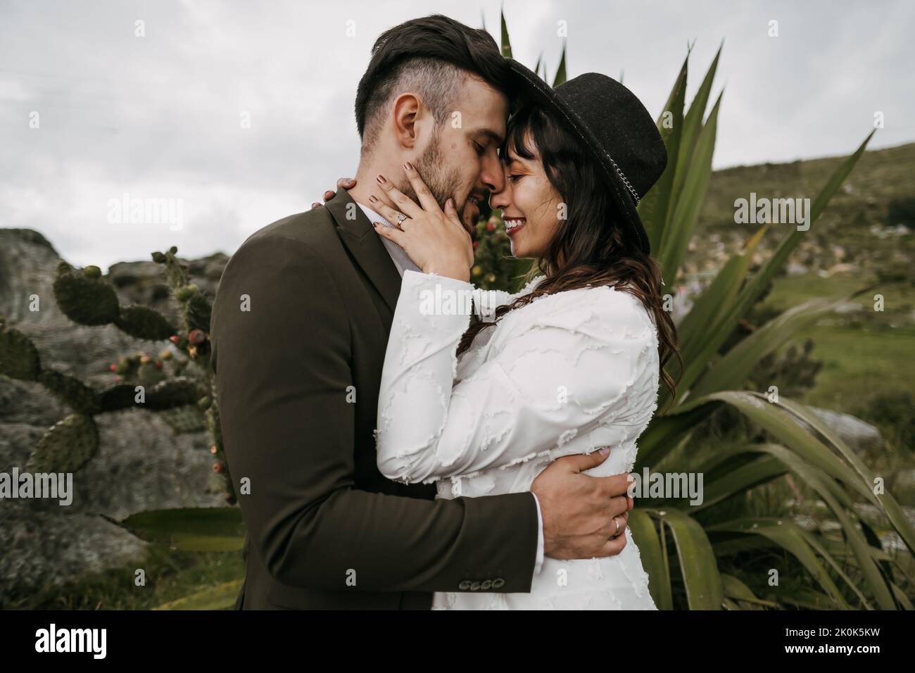 Love couple hugging in nature hi-res stock photography and images - Alamy