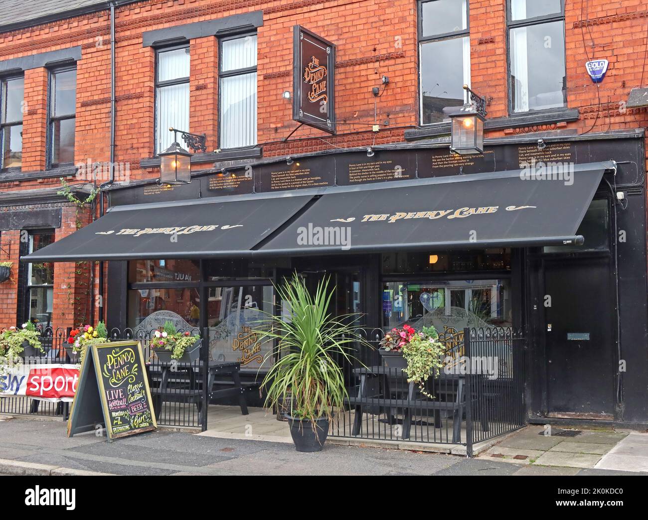 The Penny Lane wine bar, exterior, 116 Penny Ln, Liverpool L18 1DQ Stock Photo