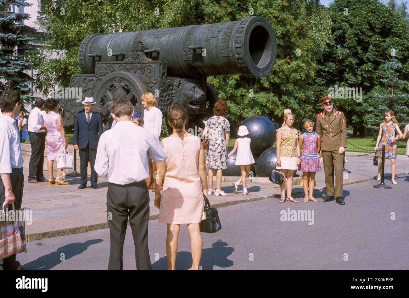 MOSCOW SOVIET The Tsars gun popular tourist target within the Kremlin area impressive with a weight of 39 tons and a caliber of 89 com Stock Photo