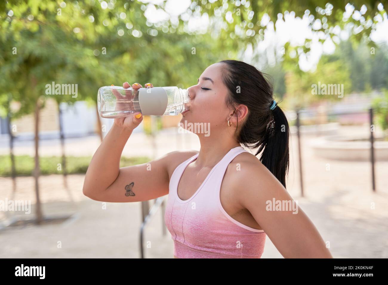 Athlete drinking water after hi-res stock photography and images - Alamy