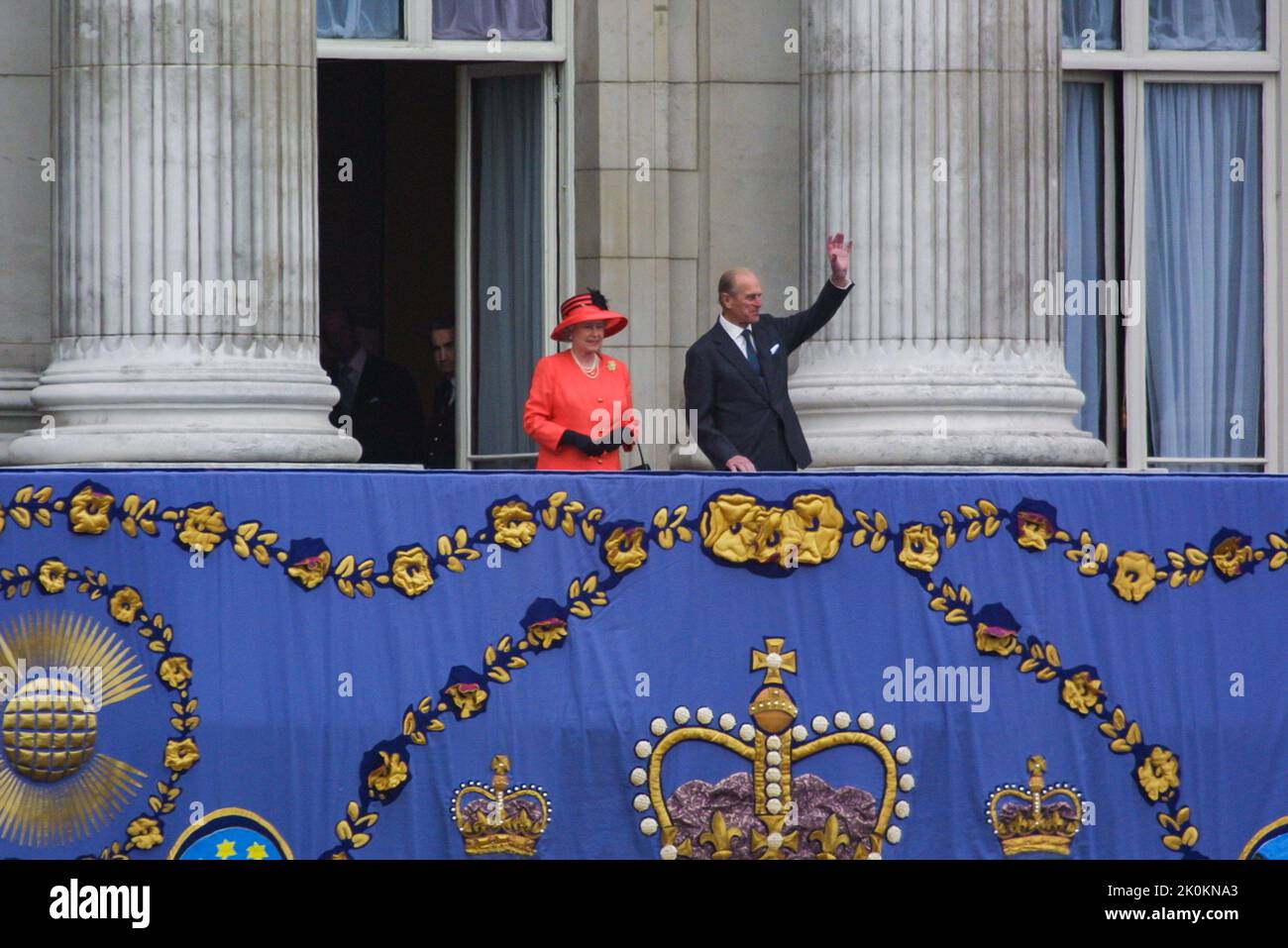 4th June 2002 - Queen Elizabeth II and The Duke of Edinburgh appear on the balcony of Buckingham Palace in London at her Golden Jubilee celebration Stock Photo