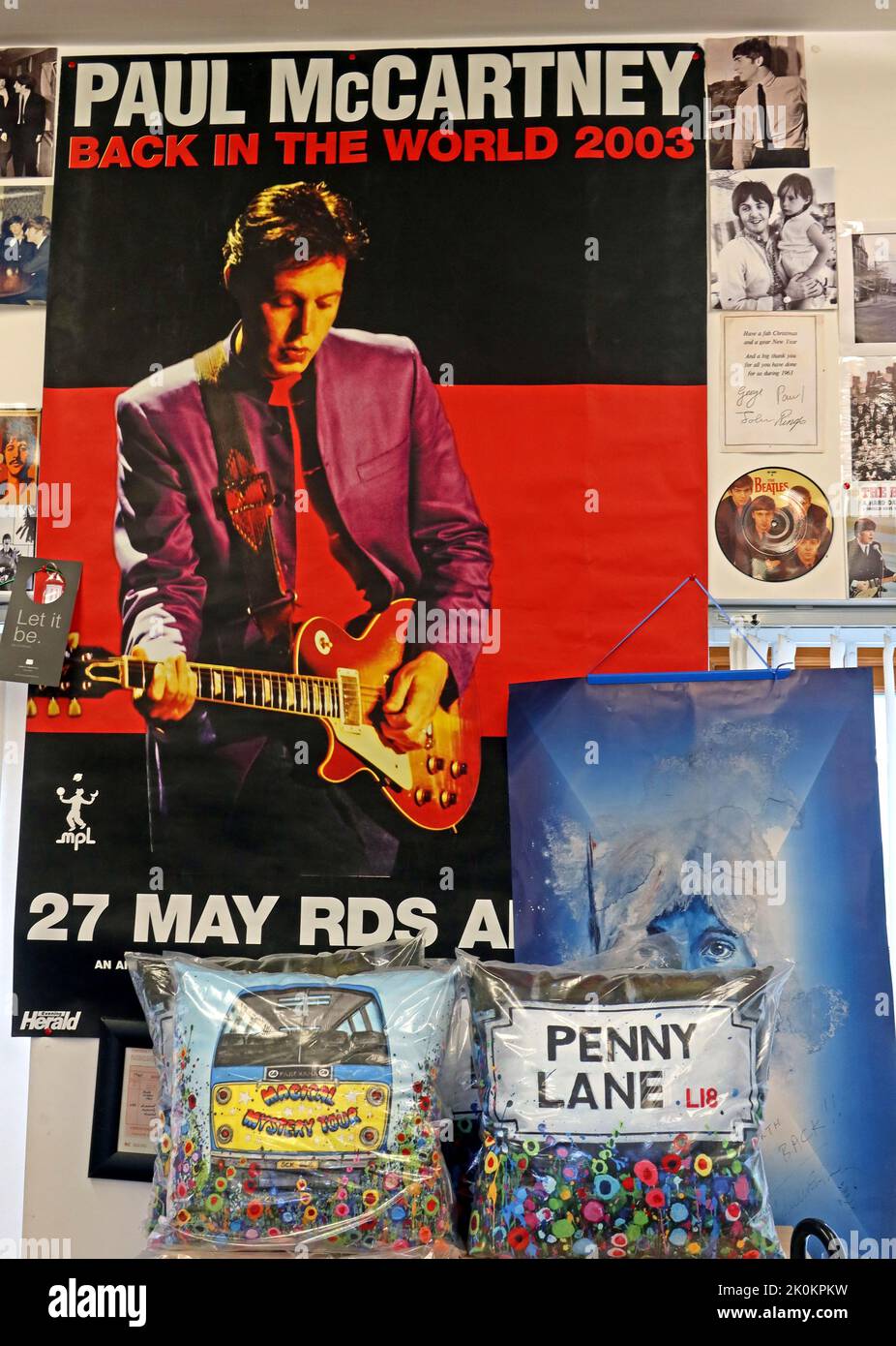 Inside the Penny Lane development trust gift shop, Penny Ln, Liverpool,  Merseyside, England, UK, L18 1DE Stock Photo