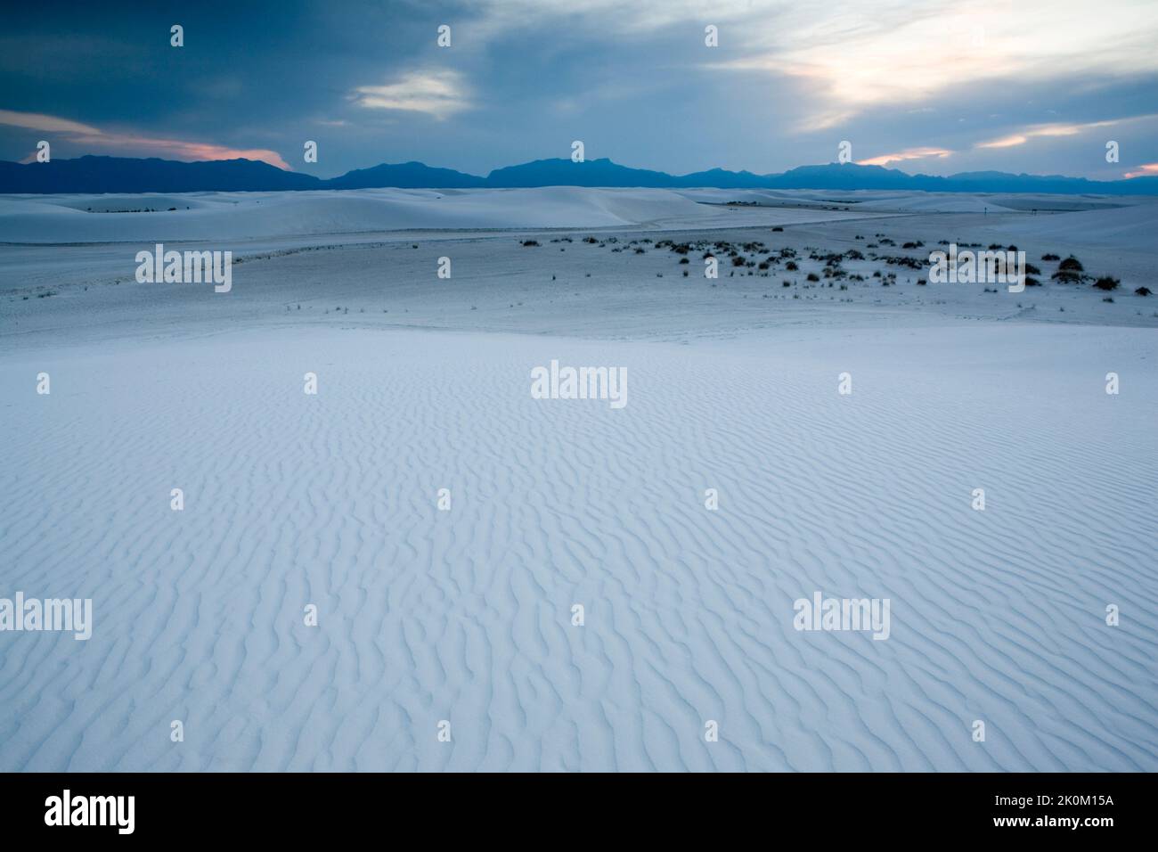 The gypsum dune fields of White Sands National Monument in New Mexico, backed by the San Andres Mountains Stock Photo