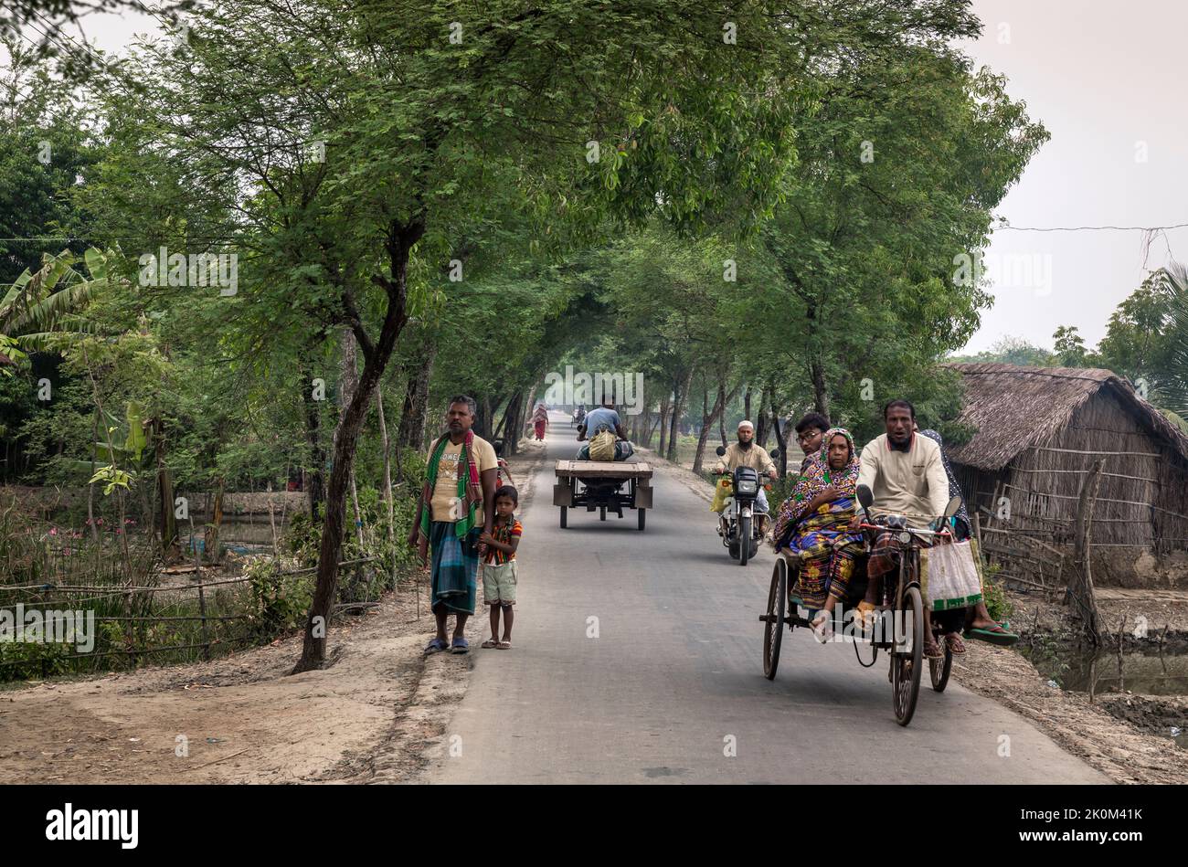 Transport routes on the dams near Shyamnagar. The people in the small ...
