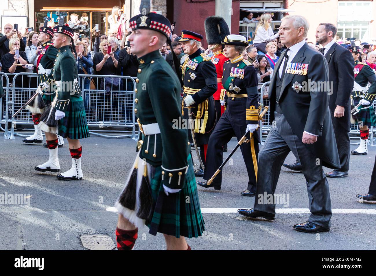 Edinburgh, Scotland, 12/09/2022, The coffin of Queen Elizabeth was