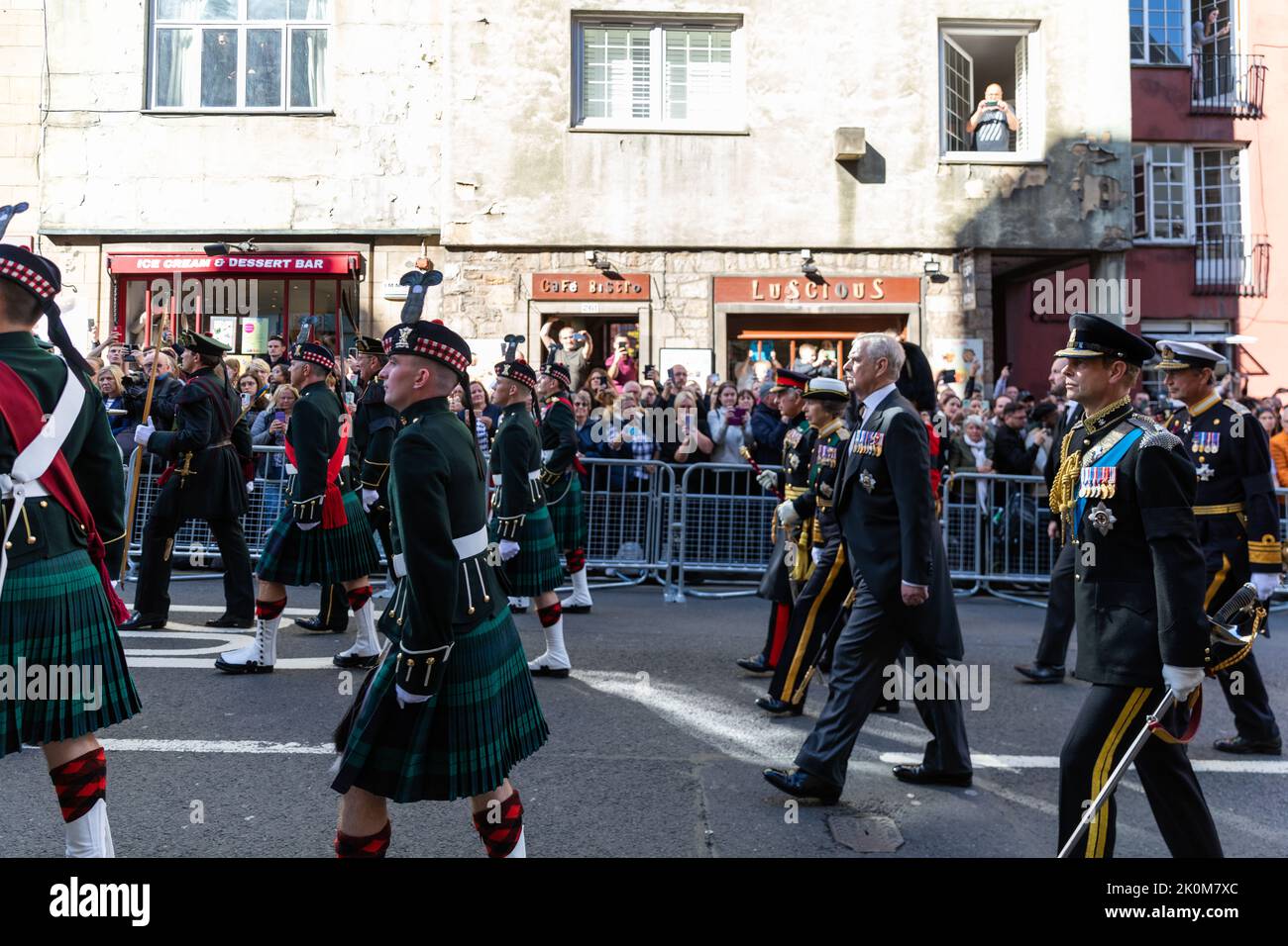 Edinburgh, Scotland, 12/09/2022, The coffin of Queen Elizabeth was