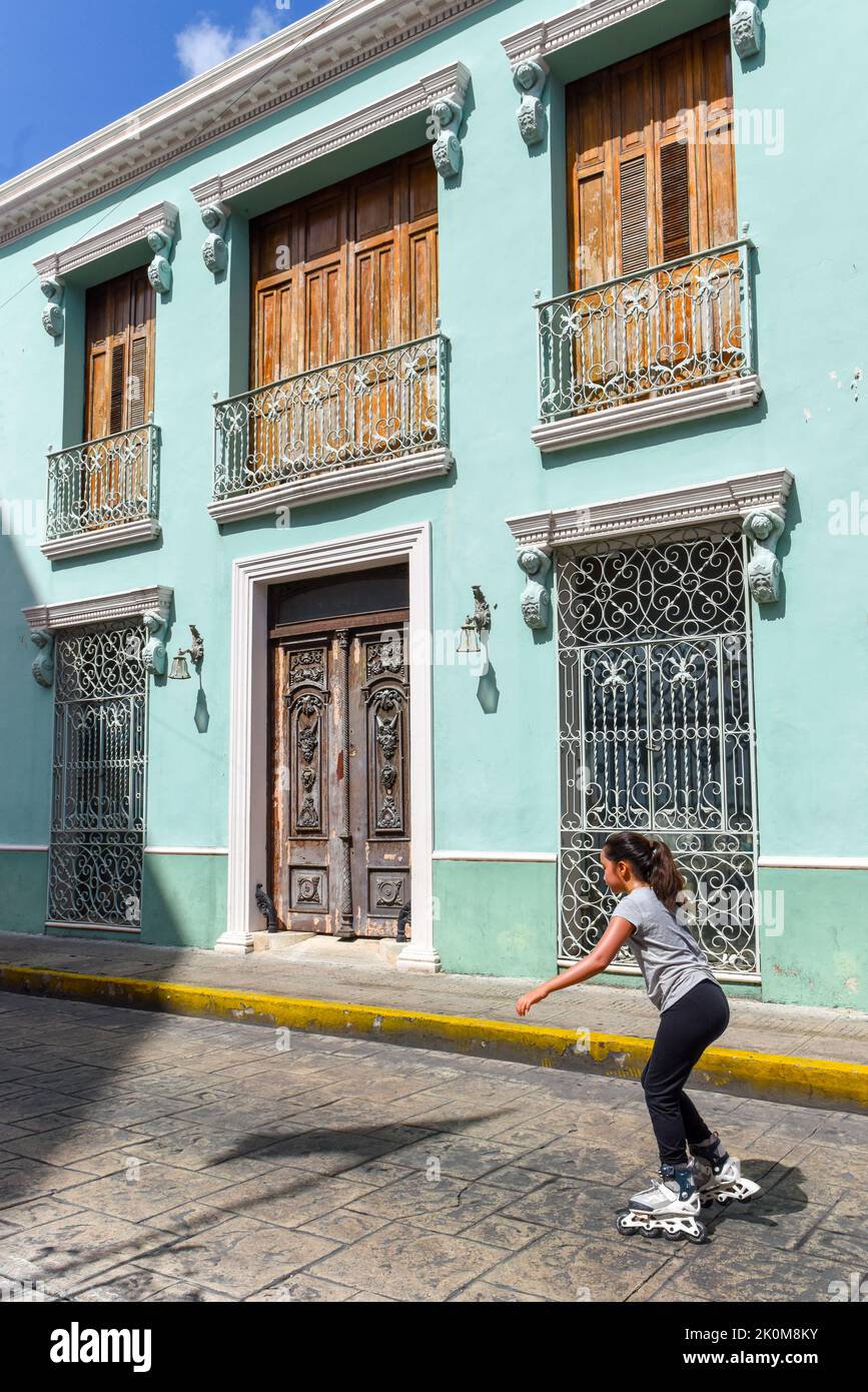 Girl skating in downtown Merida, Yucatan, Mexico Stock Photo Alamy