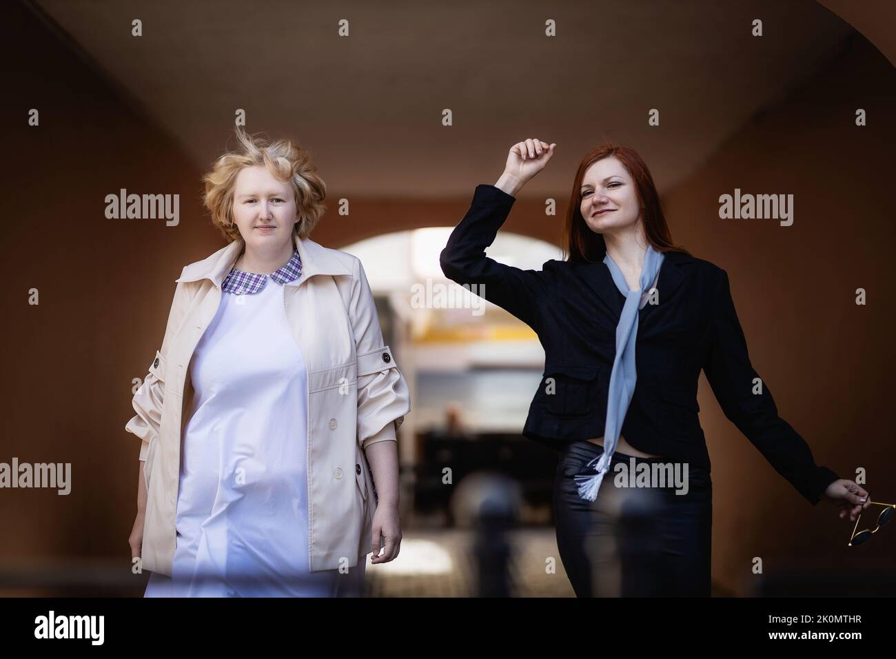 Two blonde women together hi-res stock photography and images - Alamy