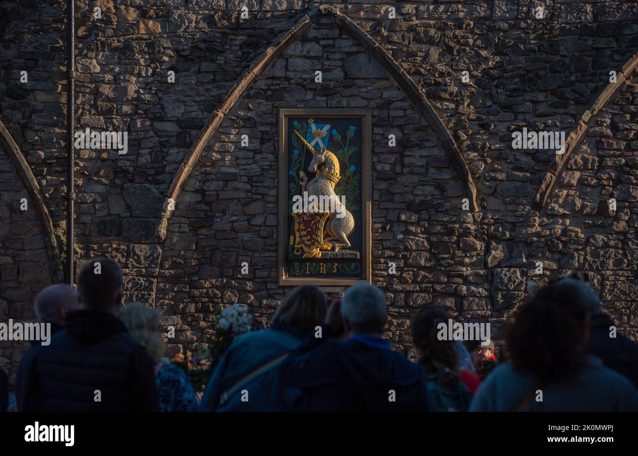 Floral tributes to hm the queen hires stock photography and images Alamy