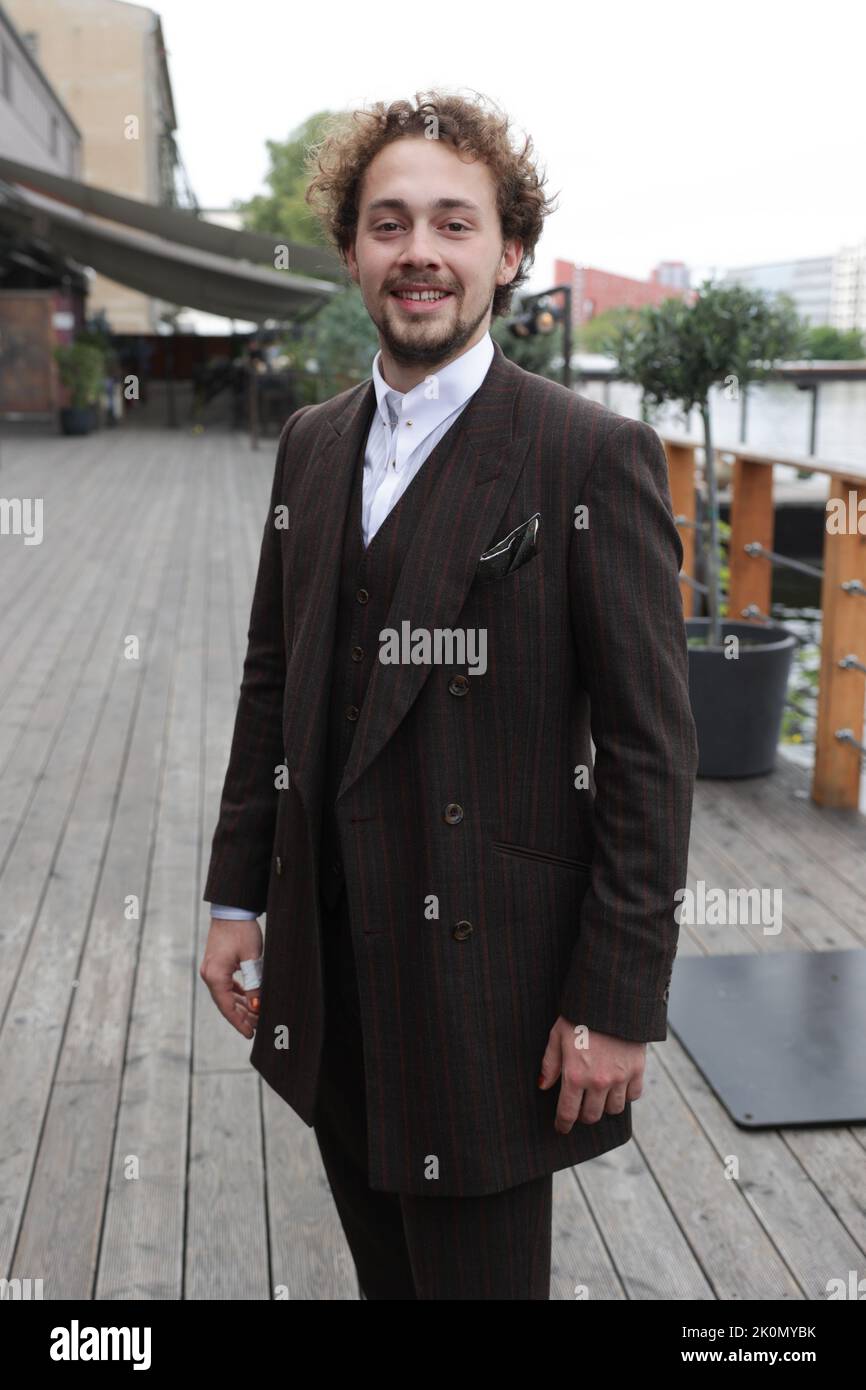 Berlin, Germany. 12th Sep, 2022. Actor Anselm Bresgott comes to Spindler & Klatt for the