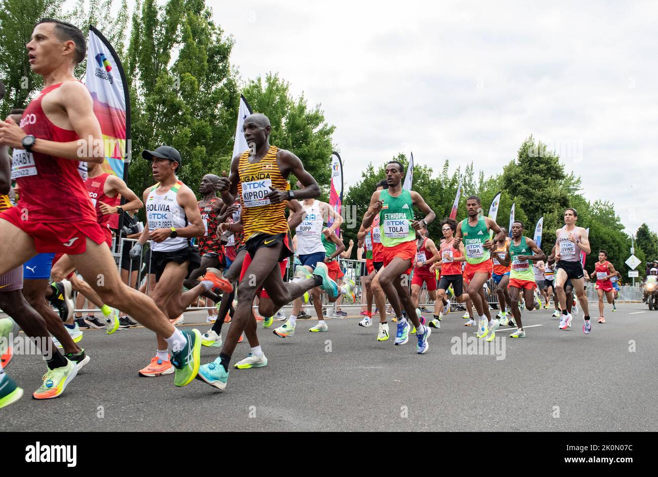 Start of the men’s marathon at the World Athletics Championships