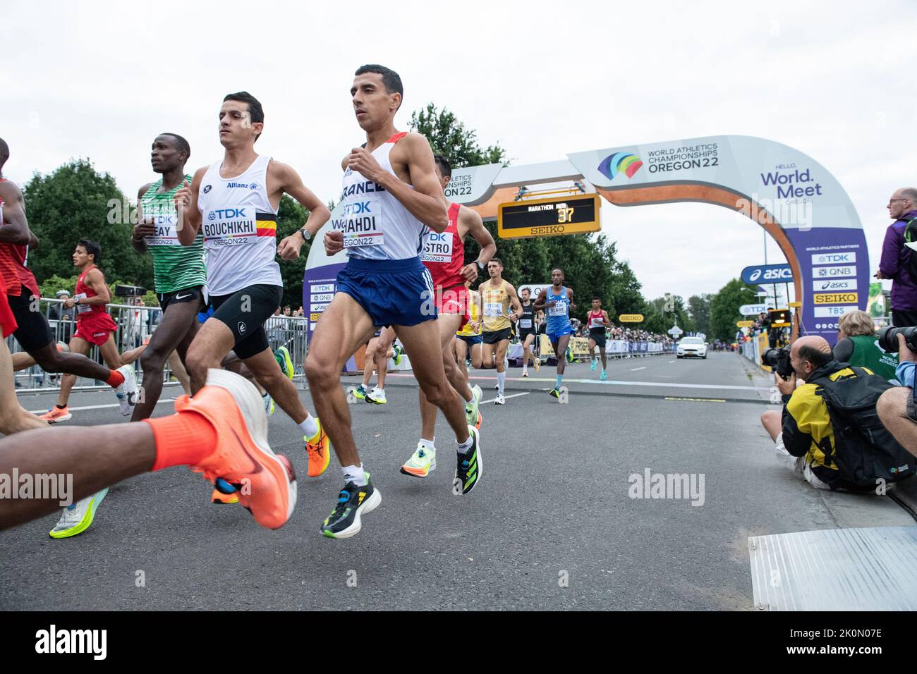 Start of the men’s marathon at the World Athletics Championships