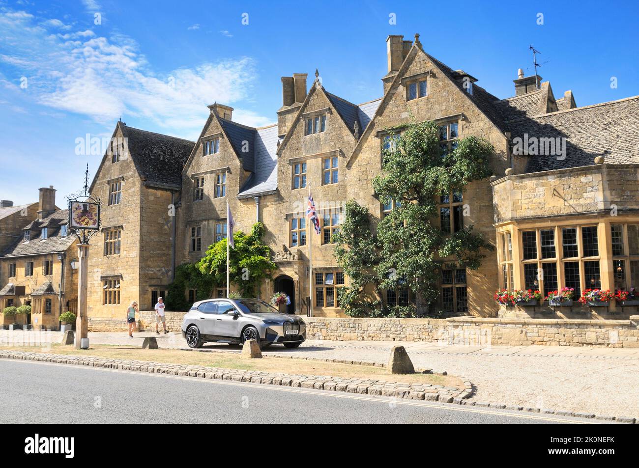 The Lygon Arms, a luxury hotel in the picturesque Cotswold village of Broadway, Cotswolds, England, UK Stock Photo