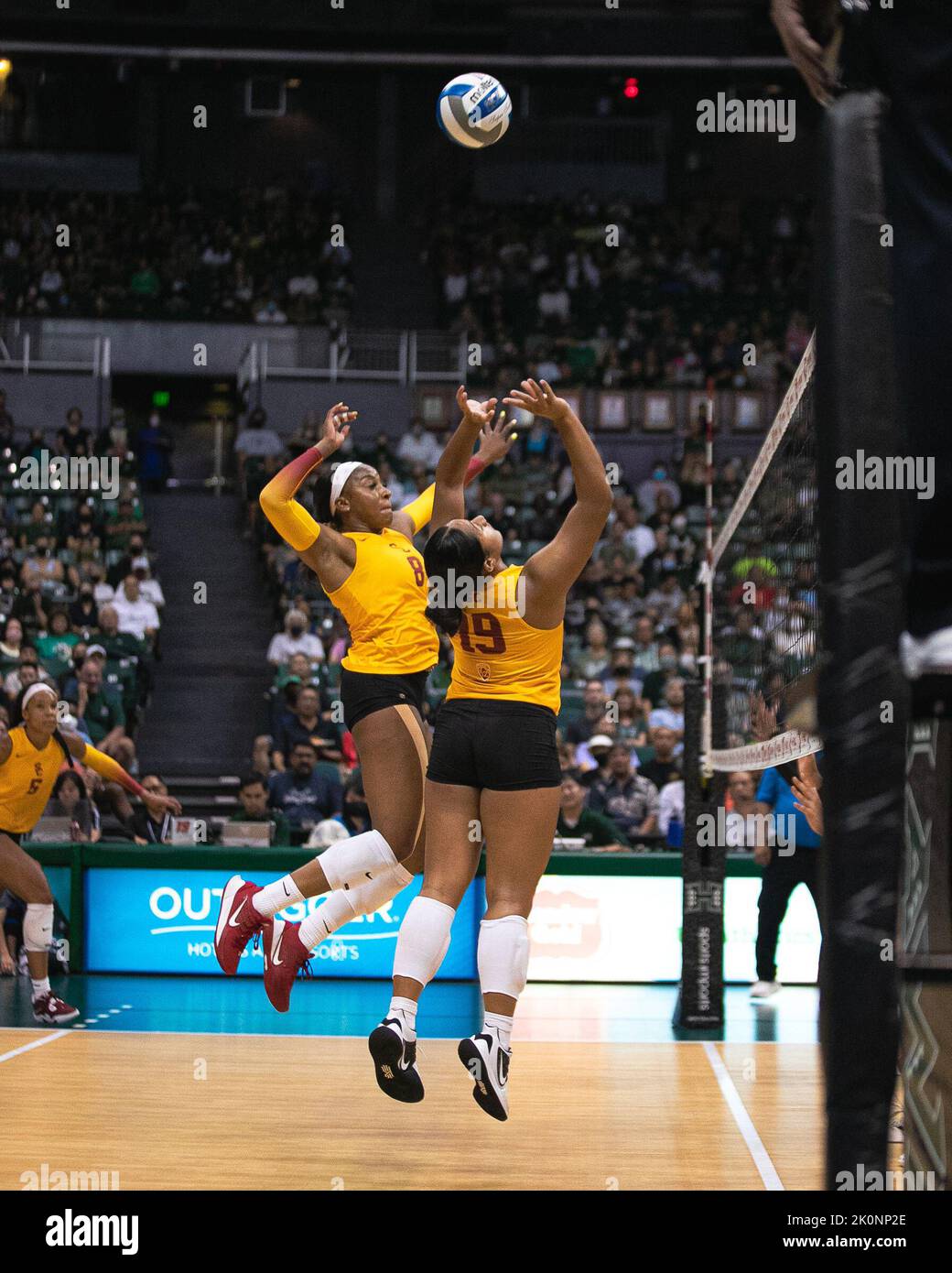 Honolulu, Hawaii. September 10, 2022 USC setter Mia Tuaniga (19) sets
