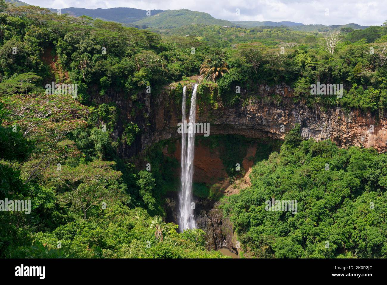 Mauritius.  The 90 meter high twin waterfalls of the Cascade Chamarel. Stock Photo