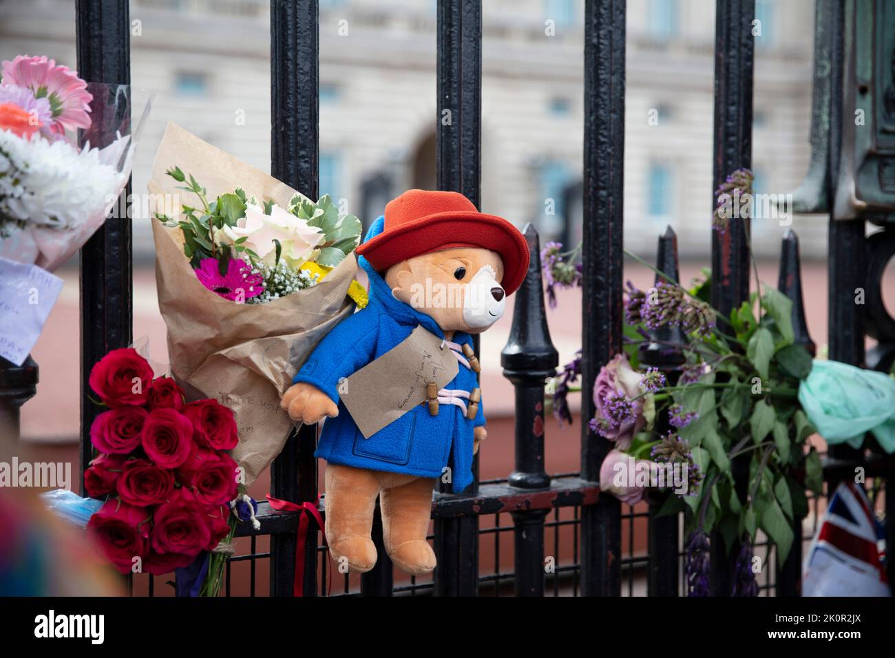 LONDON, UK - September 2022: Paddington Bear toy on the gates of Buckingham  Palace in tribute to Queen Elizabeth II after her death Stock Photo - Alamy