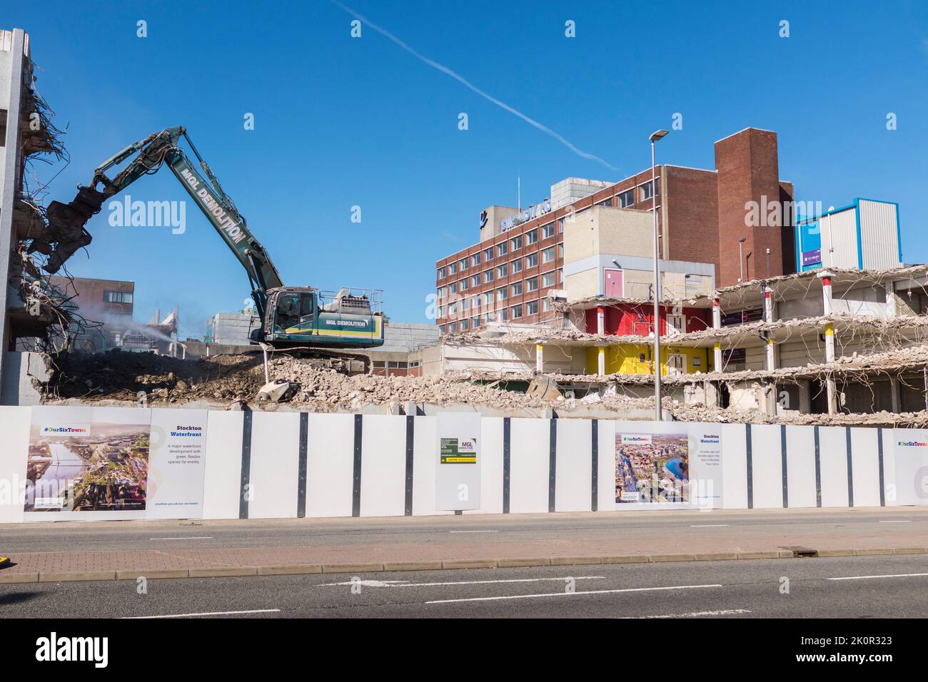 Stockton on Tees, UK.13th September 2022. Demolition work has started on the Castlegate Centre as part of the Councils plans to open up the High Street to the riverside. David Dixon / Alamy Stock Photo