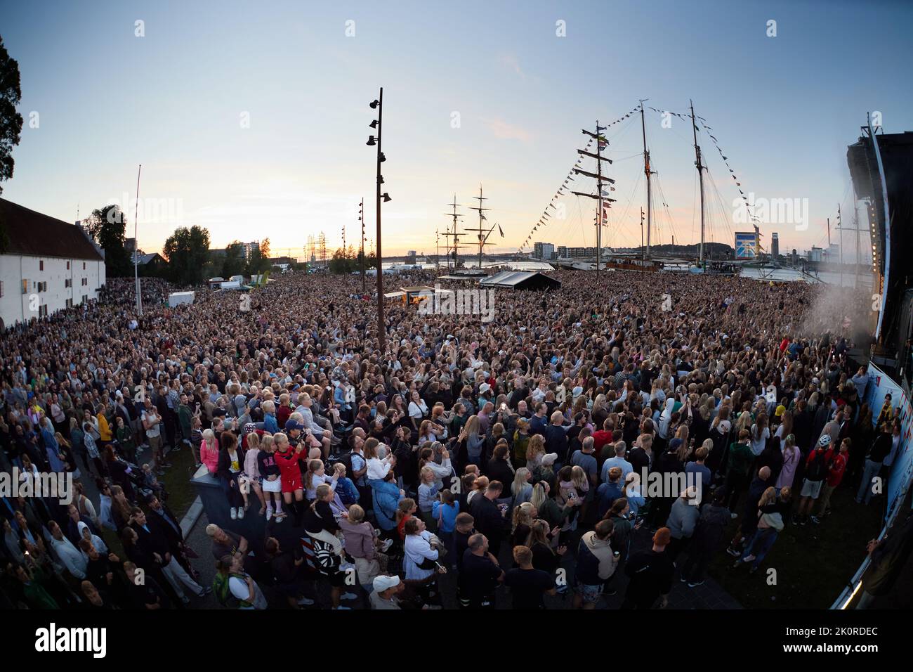 Large crowd at Tobias Rahim concert at Tall Ship Race 2022 Stock Photo