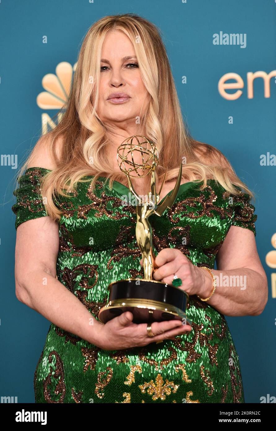 Los Angeles, USA. 12th Sep, 2022. Jennifer Coolidge poses with the Emmy
