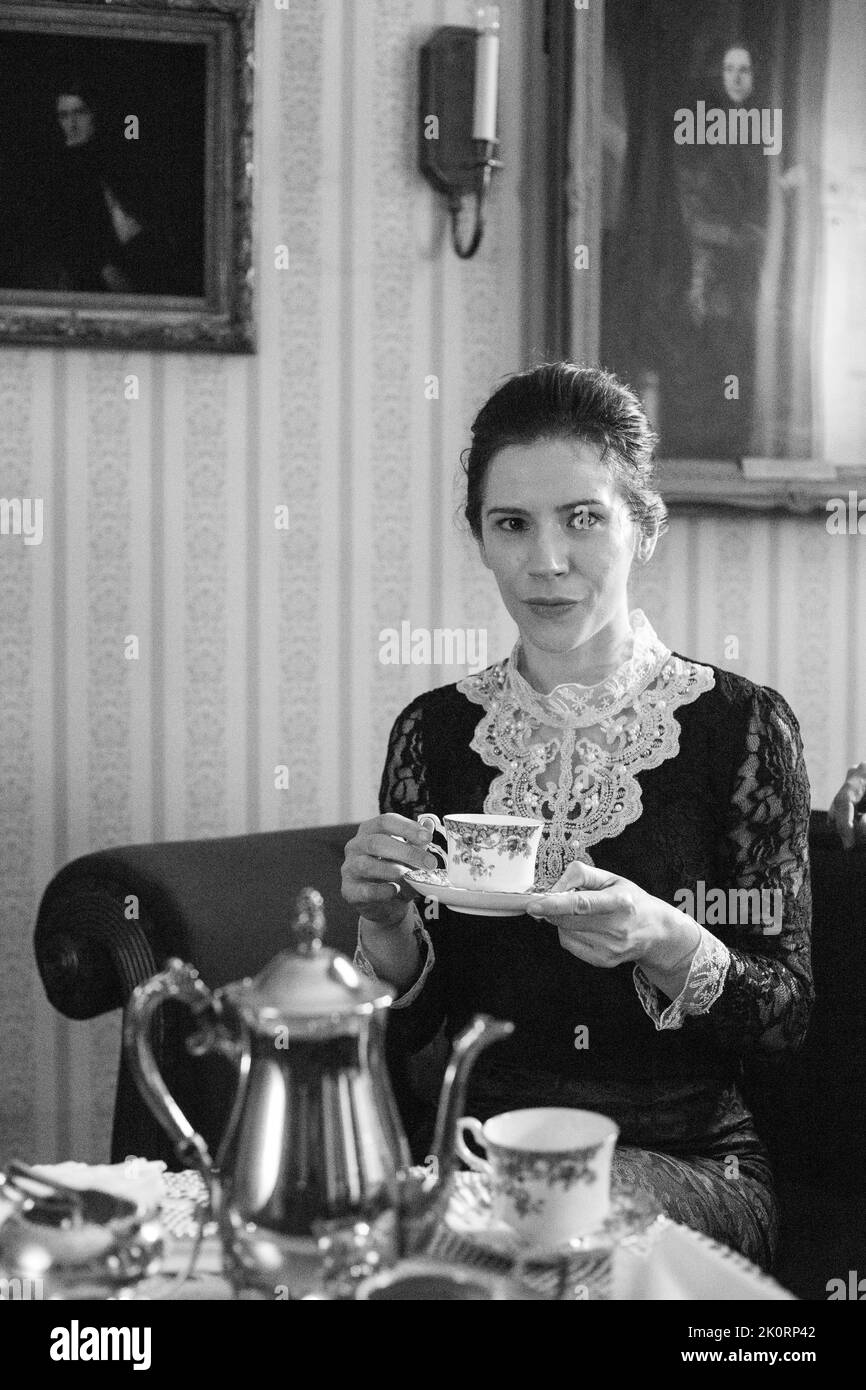 Victorian lady having tea hi-res stock photography and images - Alamy