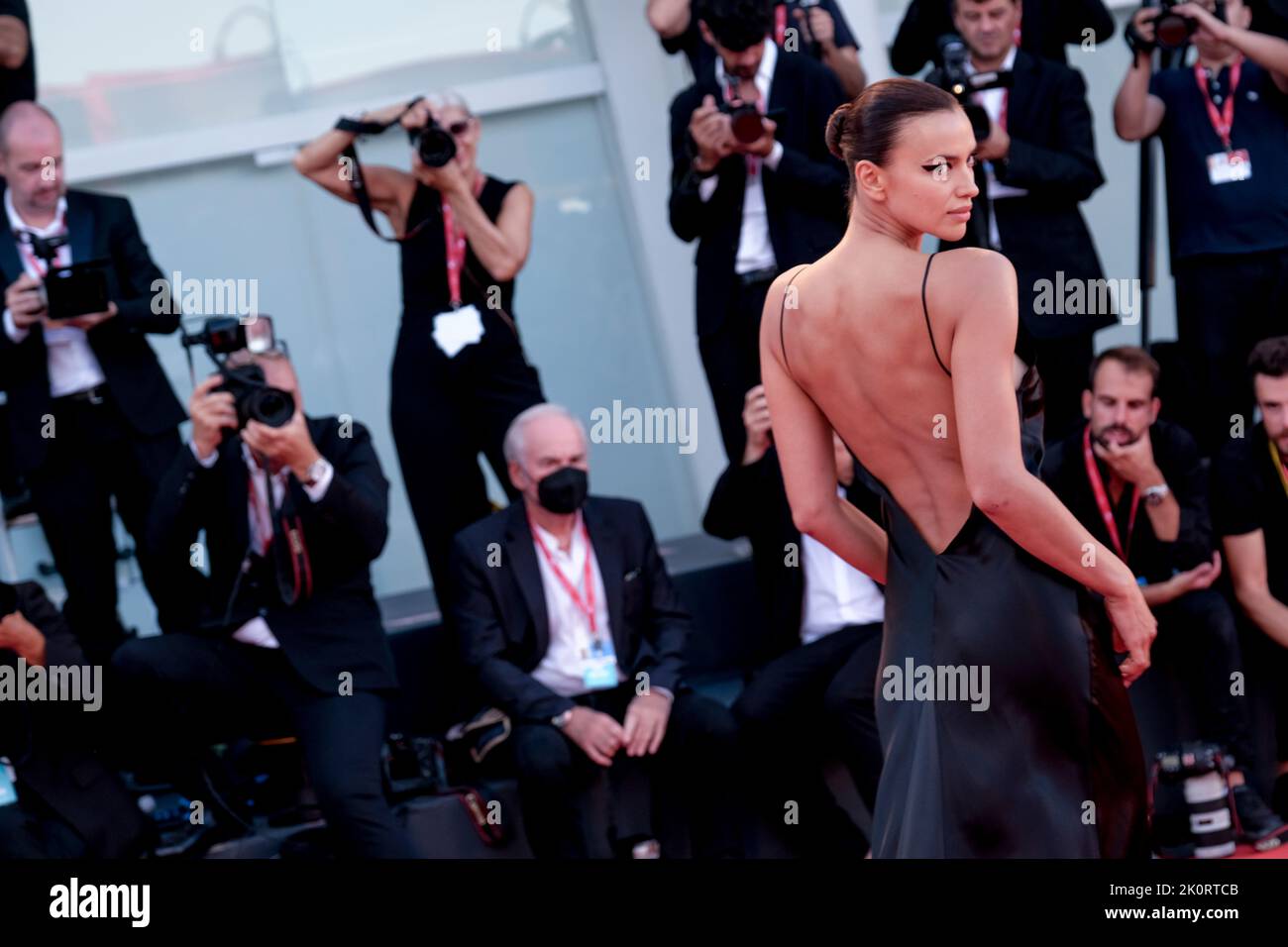 Men Krasnoyarskda emishni xohlayman Rus lezbiyen egizaklari