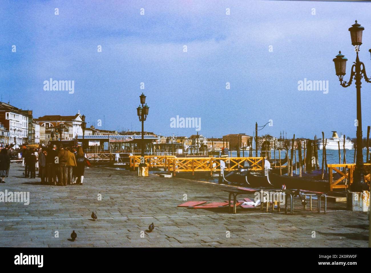 FILM scanner transparencies slide transparency diapositive dia scanning  scan foto digital digitalization bureau desk top desktop Stock Photo - Alamy