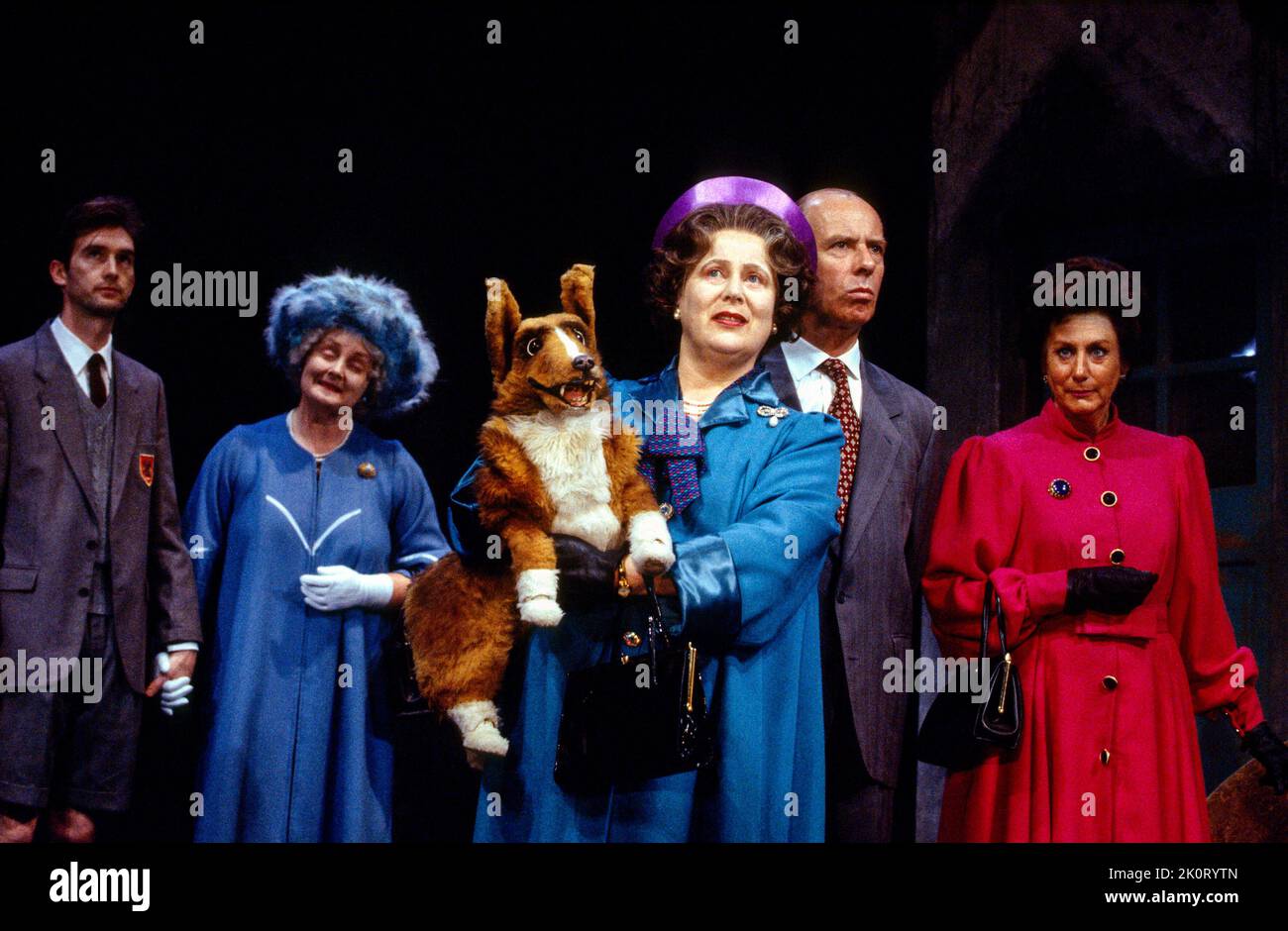 l-r: Pearce Quigley (Prince William), Gillian Hanna (Queen Mother), Pam Ferris (The Queen), David Howey (Prince Philip), Carole Hayman (Princess Margaret) in THE QUEEN AND I by Sue Townsend at the Royal Court Theatre, London SW1  11/06/1994  a co-production with Out of Joint and Haymarket Theatre, Leicester  music & lyrics: Mickey Gallagher & Ian Dury  design: Fotini Dimou  lighting: Rick Fisher  director: Max Stafford-Clark Stock Photo
