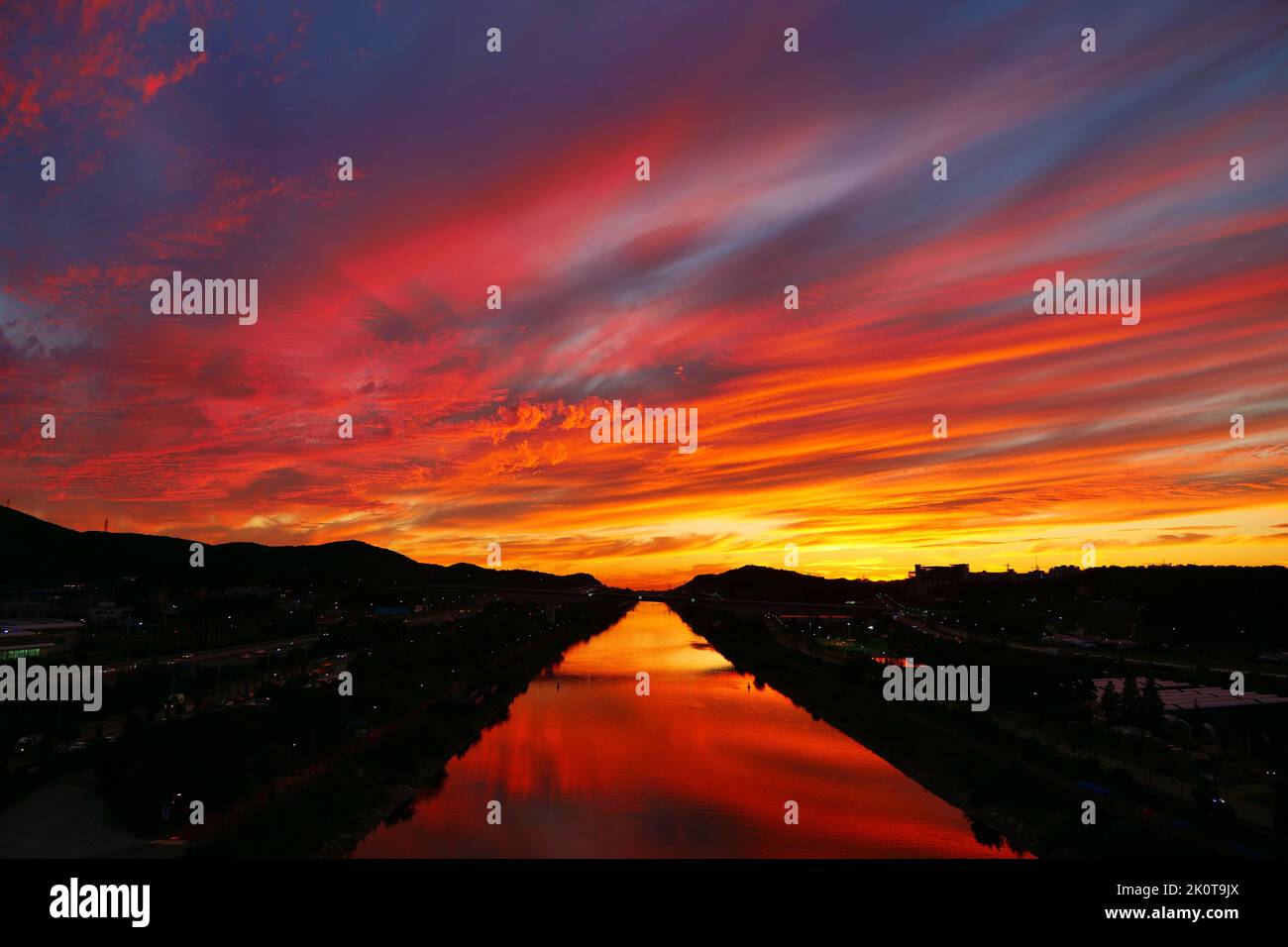 Beautiful evening sun setting hi-res stock photography and images - Alamy