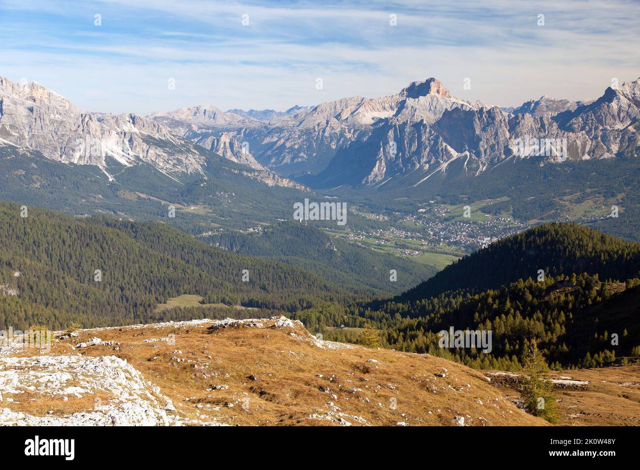 Cortina d Ampezzo and Croda Rosa, Dolomiti, Italy Stock Photo