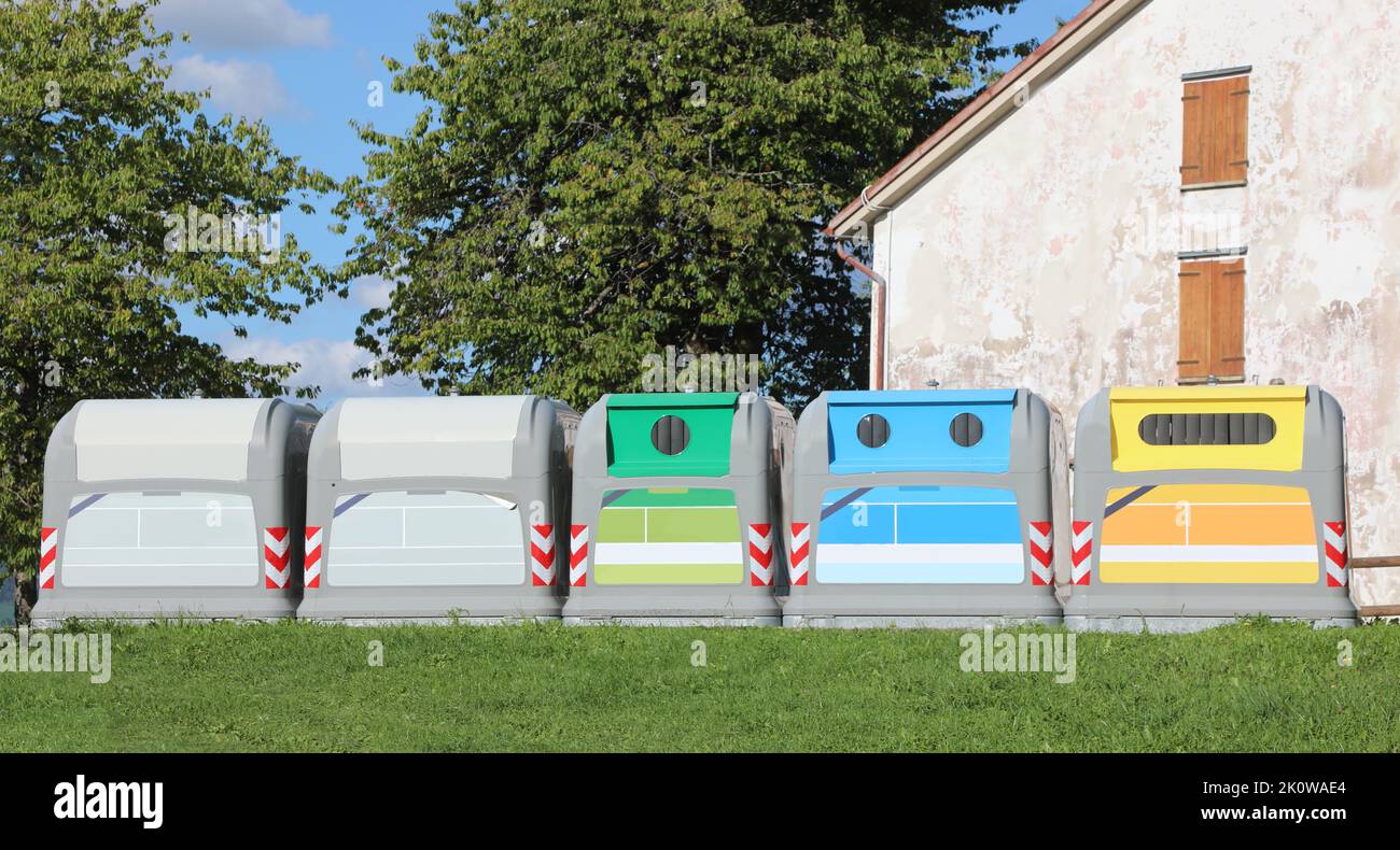 Five bins for separate waste collection where you can throw away