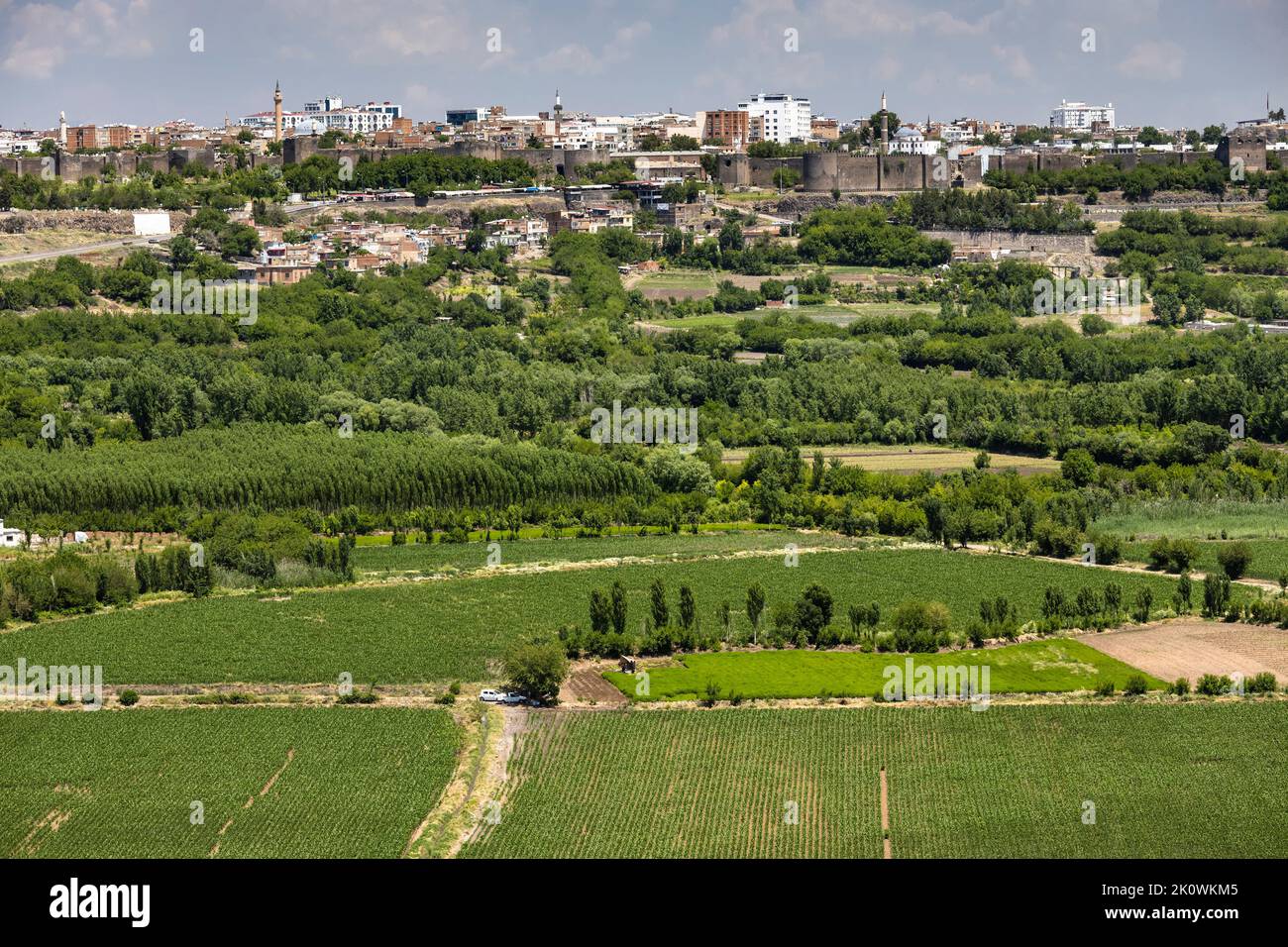 Diyarbak r Fortress Hevsel Gardens City Wall And Fields From South diyarbak-r-fortress-hevsel-gardens-city-wall-and-fields-from-south