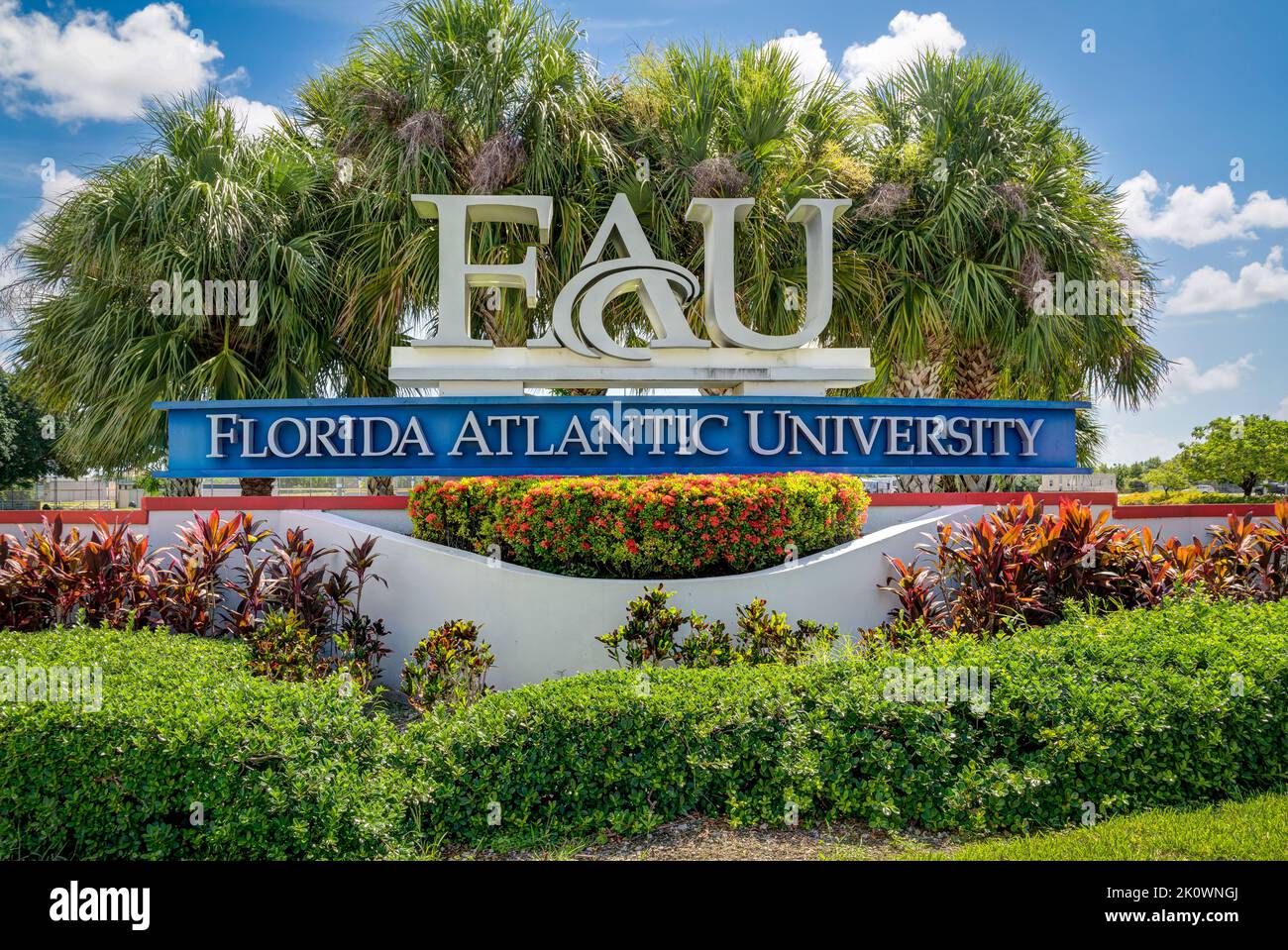 DAVIE, FL, USA - JULY 1, 2022: Entrance to Florida Atlantic University. Stock Photo