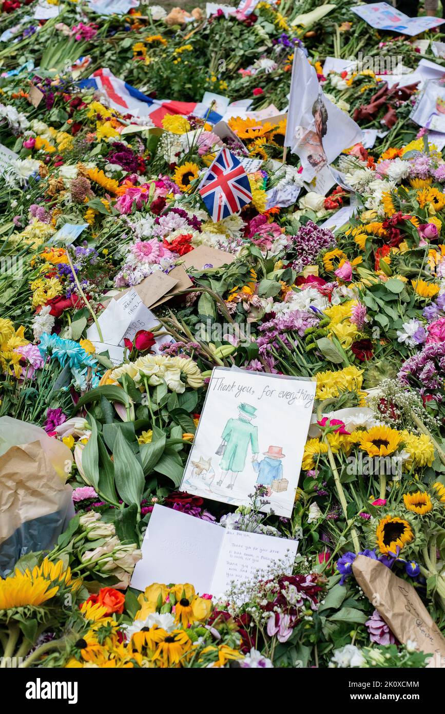Gift and Flower Tribute to Queen Elizabeth II. London, September 2022 Stock Photo