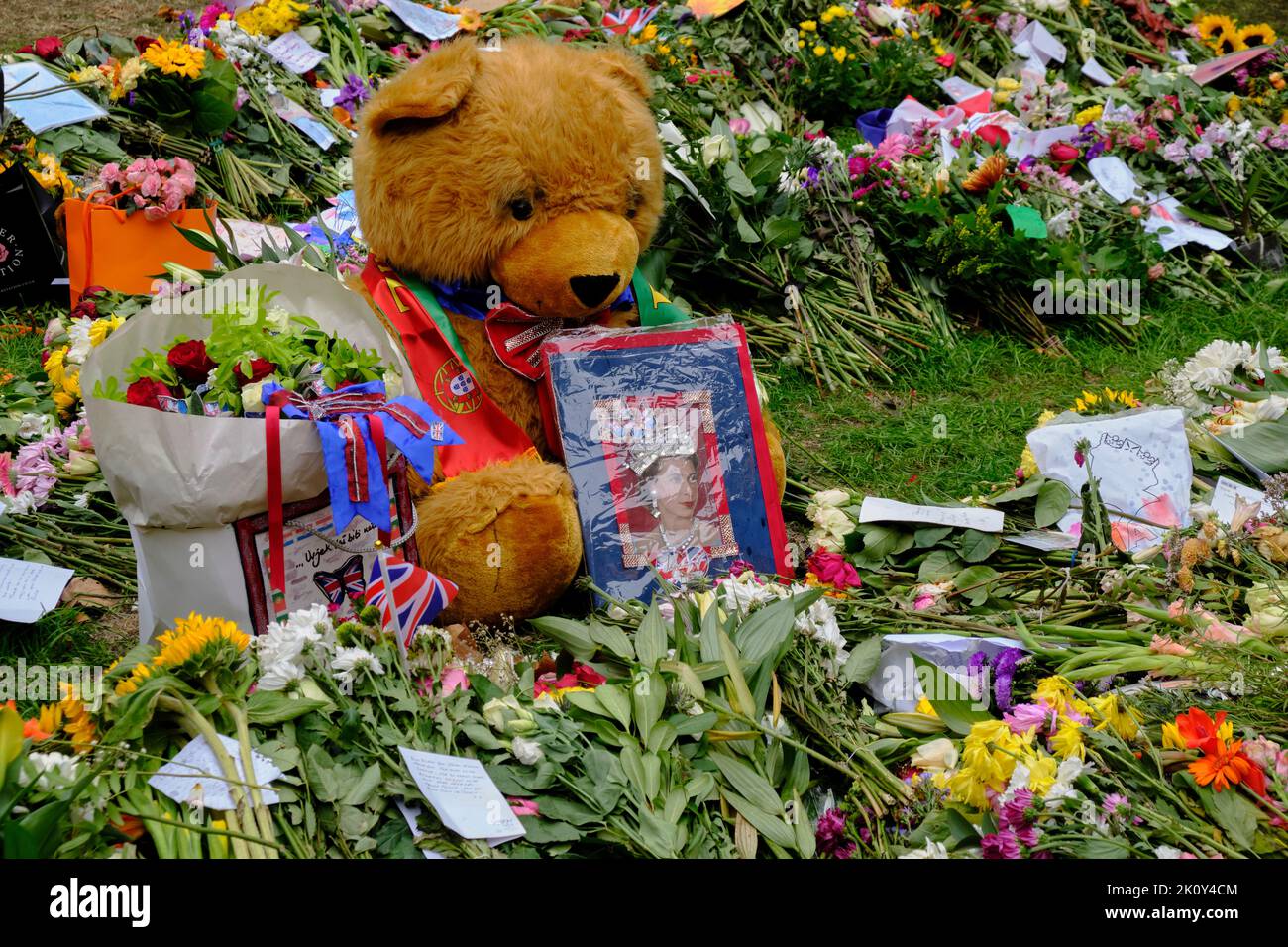 Soft toys as part of a floral tribute following the death of the Queen, Green park, London Stock Photo