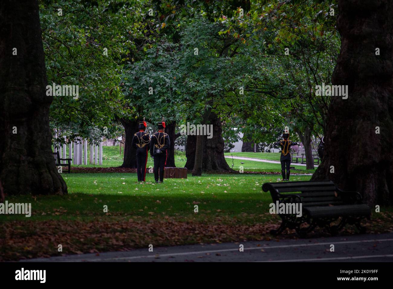 Soldiers prepare for a gun salute in Hyde Park the day after the death