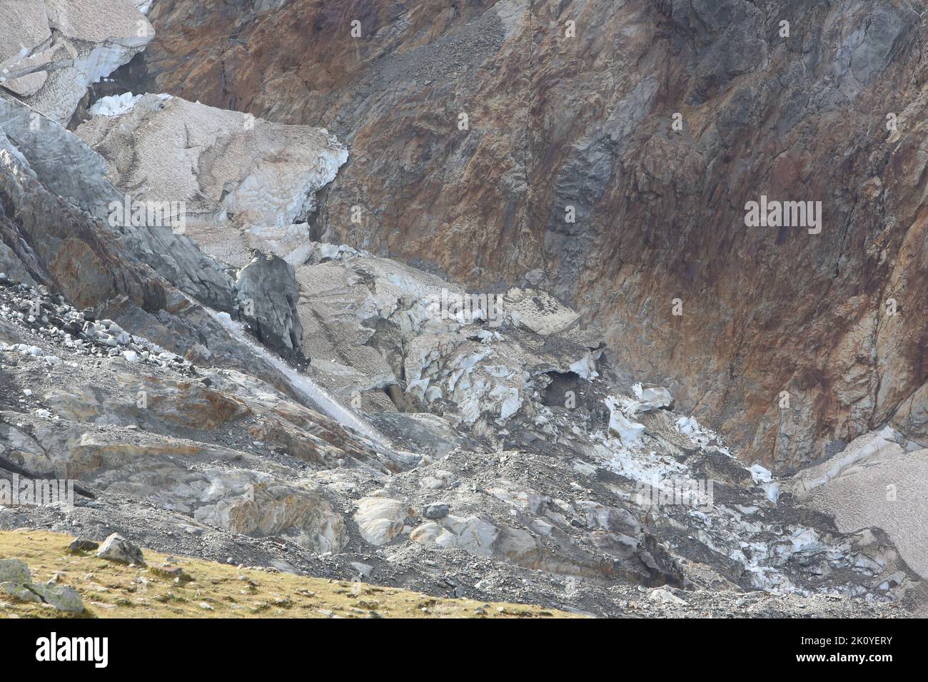 Séracs du glacier de Bionnassay. Fonte et chutes de blocs. Vue du Nid d'Aigle. Saint-Gervais-les-Bains. Haute-Savoie. Auvergne-Rhône-Alpes. France. Stock Photo