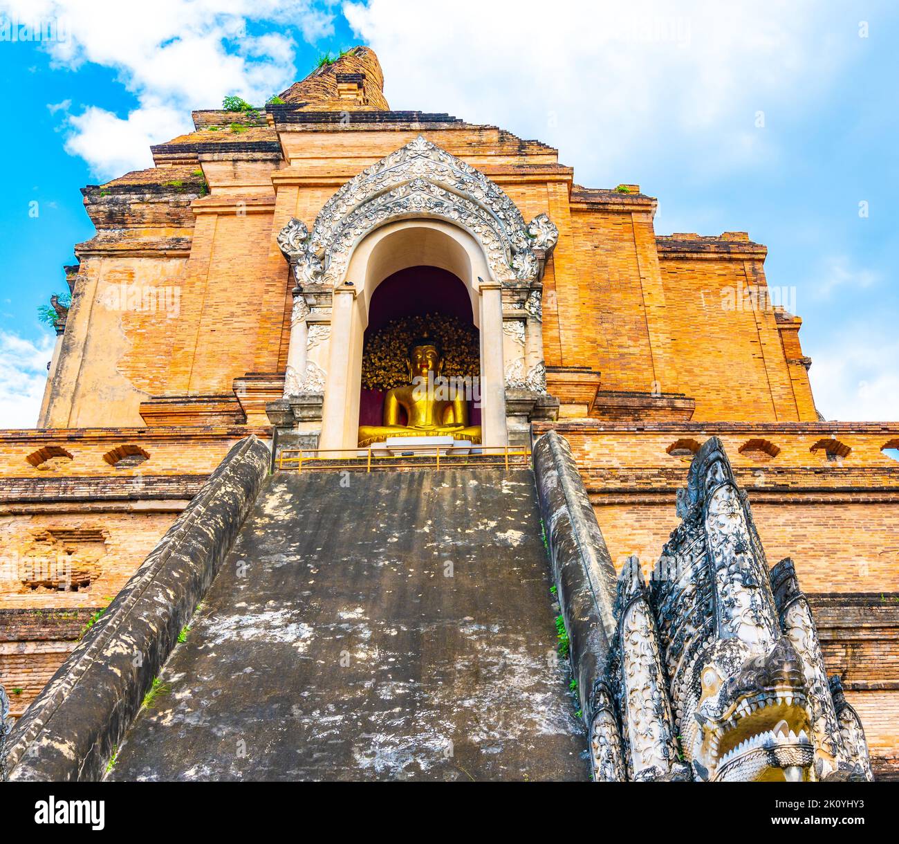 wat chedi luang temple chiang mai