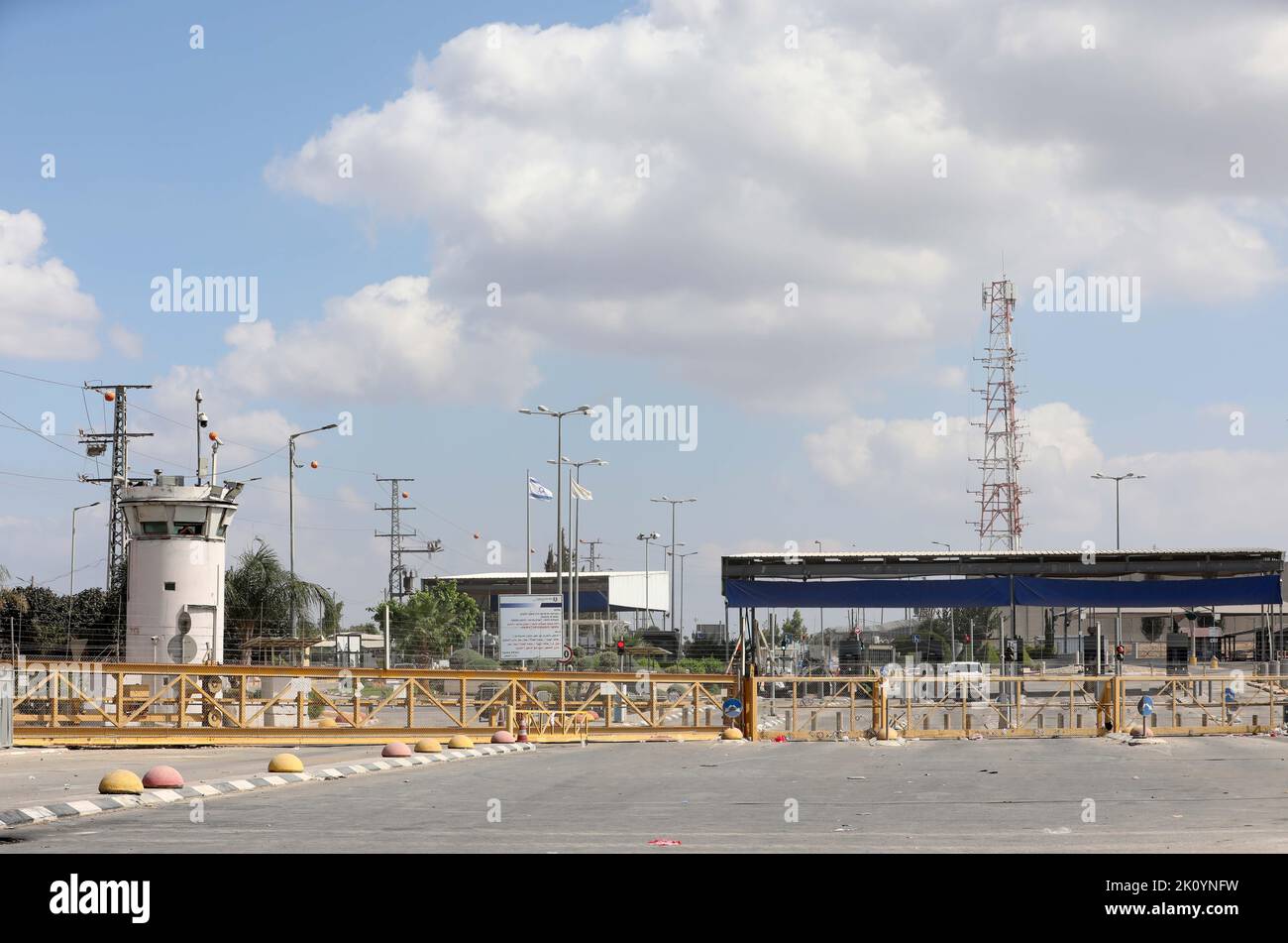 Jenin Checkpoint Al jalama hi-res stock photography and images - Alamy