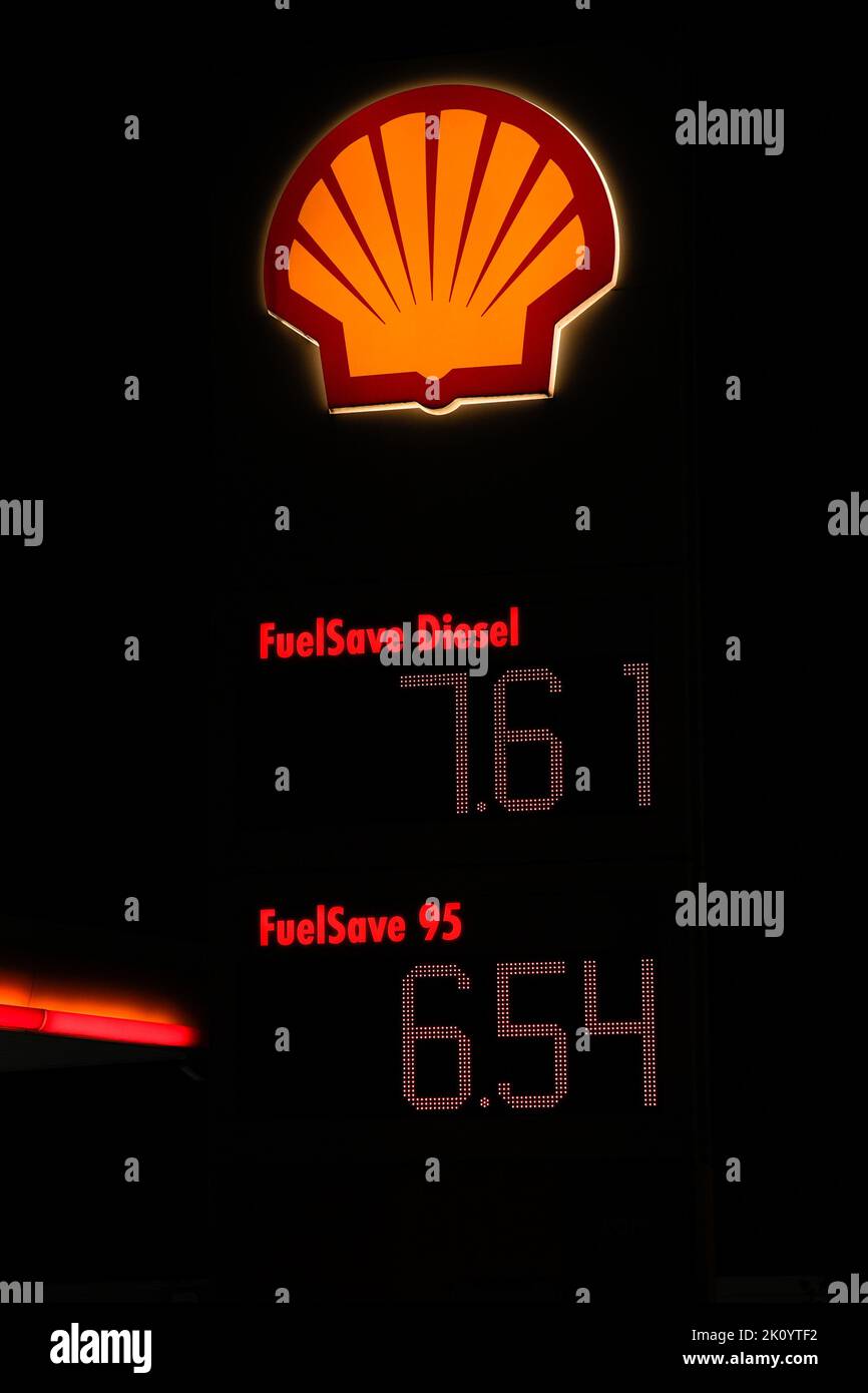 A Shell gas station is seen in Warsaw, Poland on 29 June, 2022. (Photo